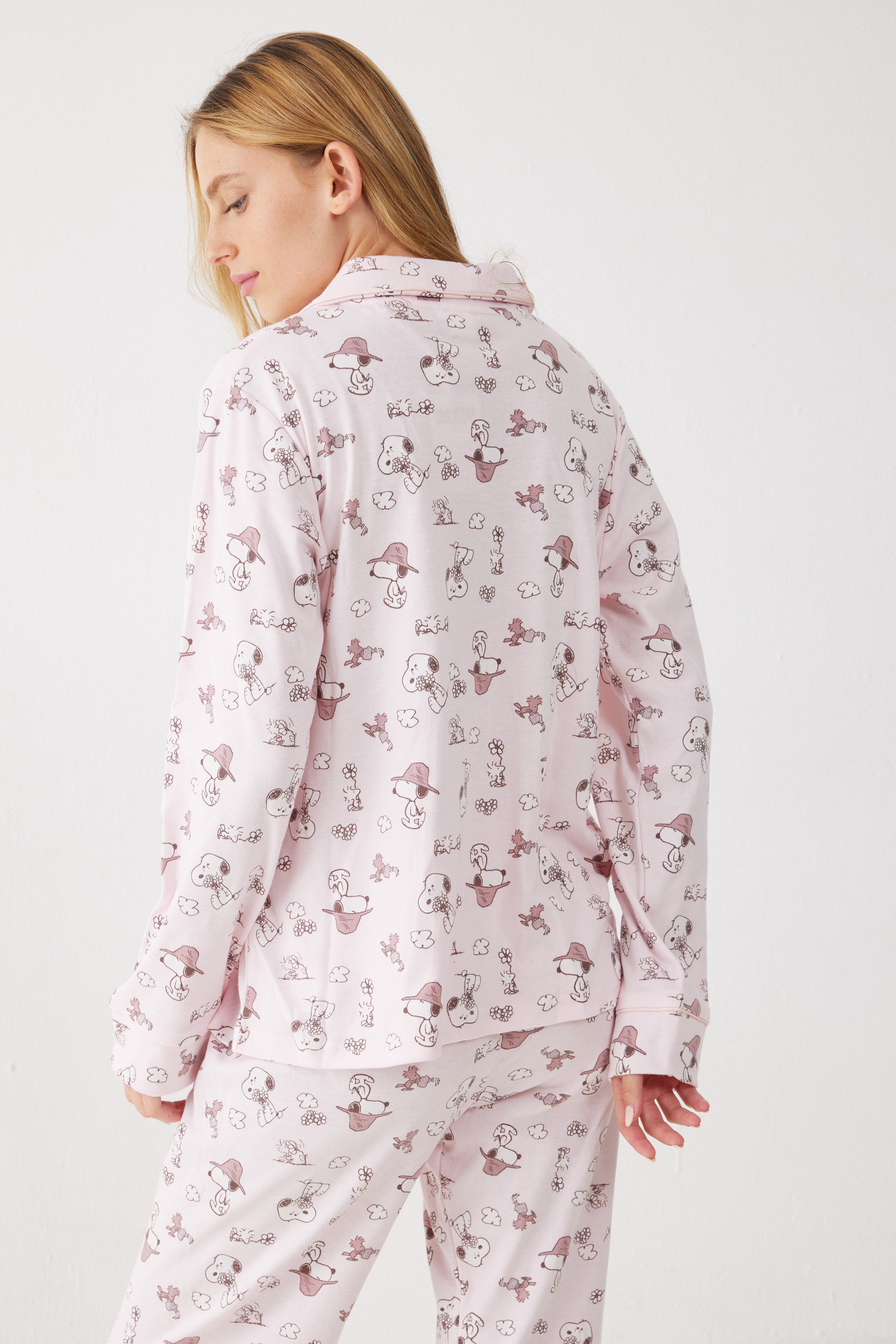 פיג'מה סנופי מכופתרת אינטרלוק