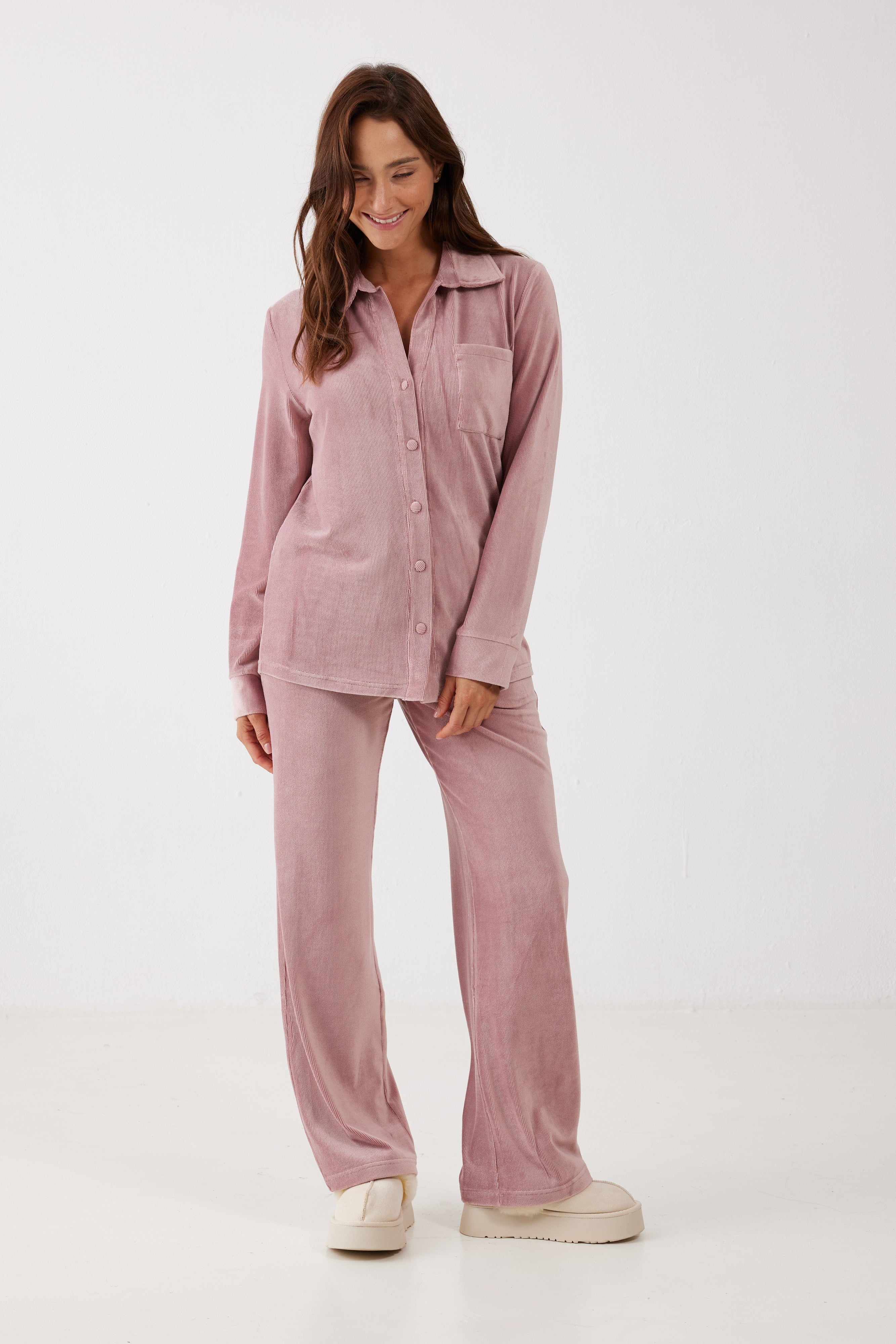 חליפת פנאי מכופתרת פסים קטיפה