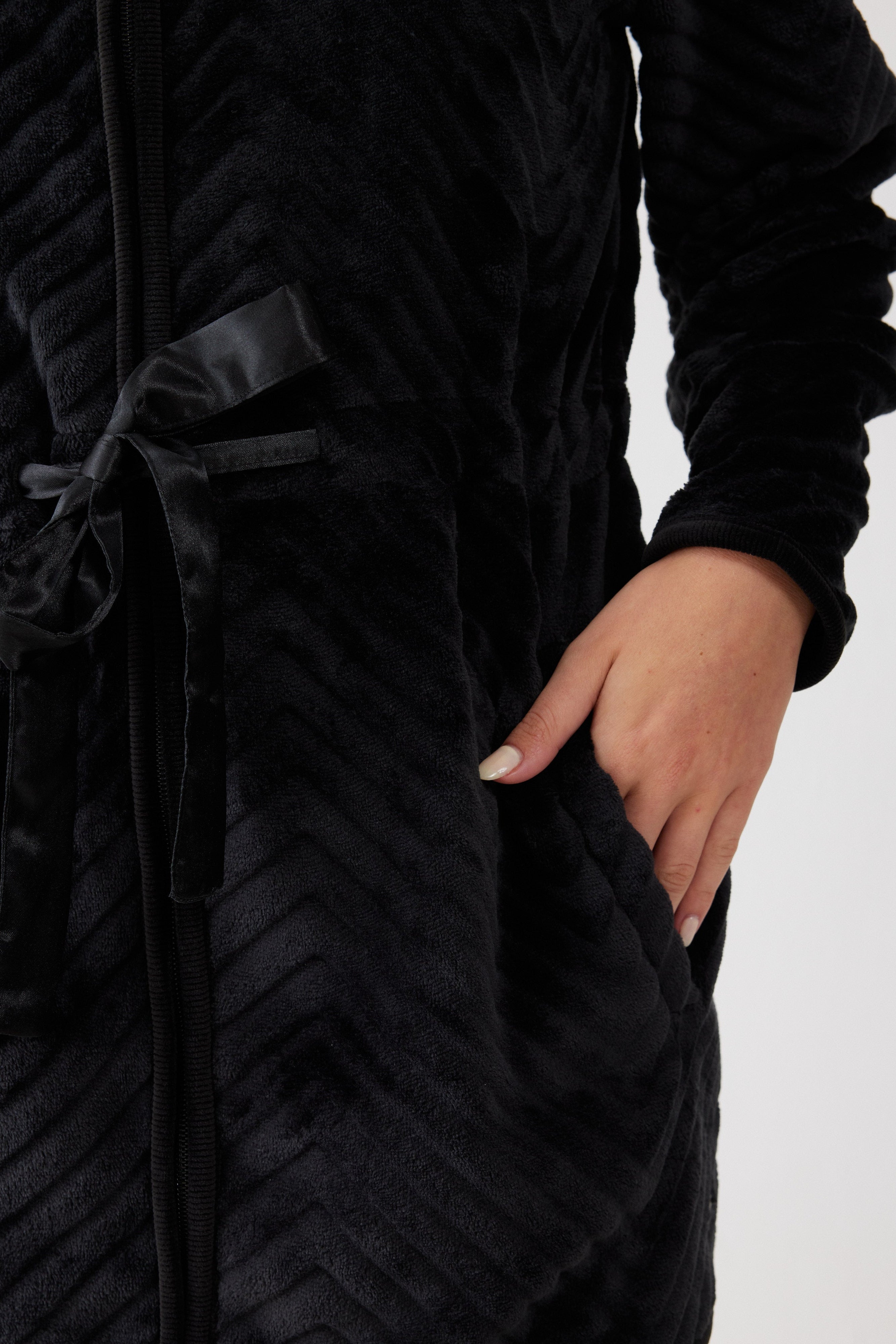 ג'קט פלאפי עם צווארון גבוה