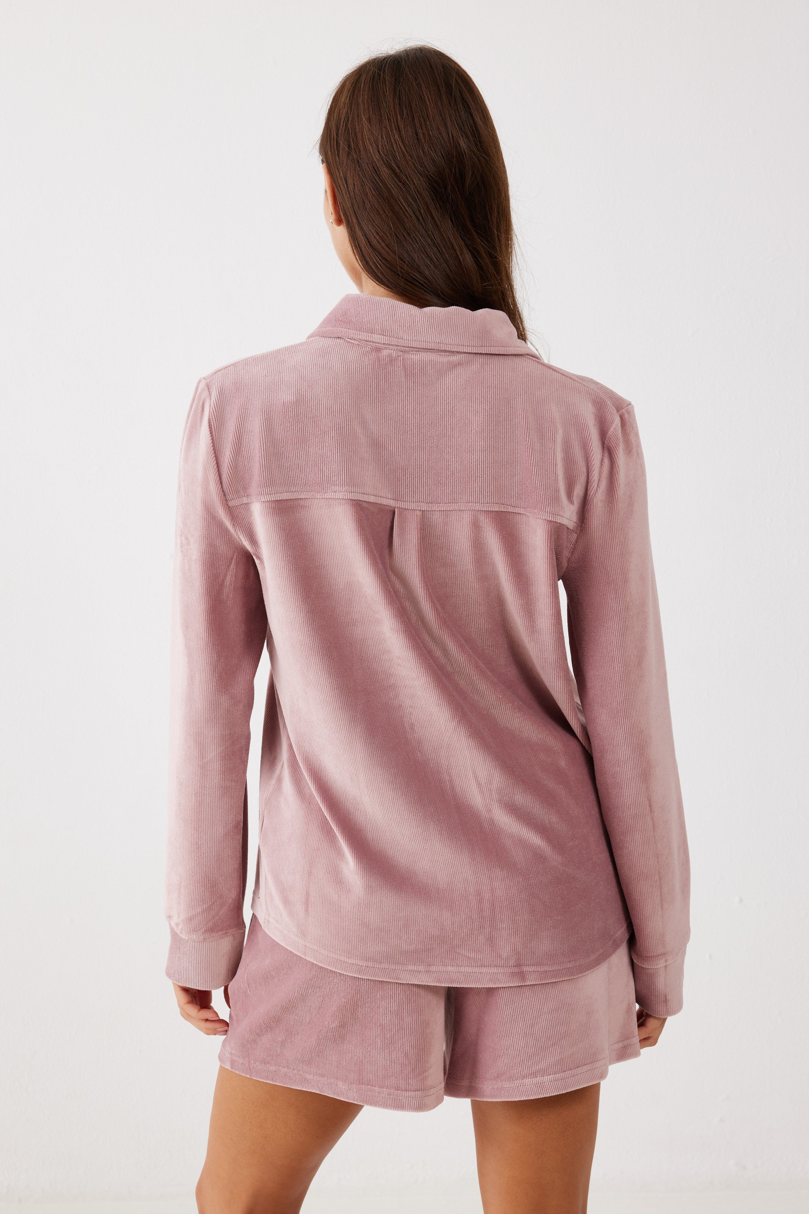 חליפת פנאי מכופתרת מכנסיים קצרים פסים קטיפה