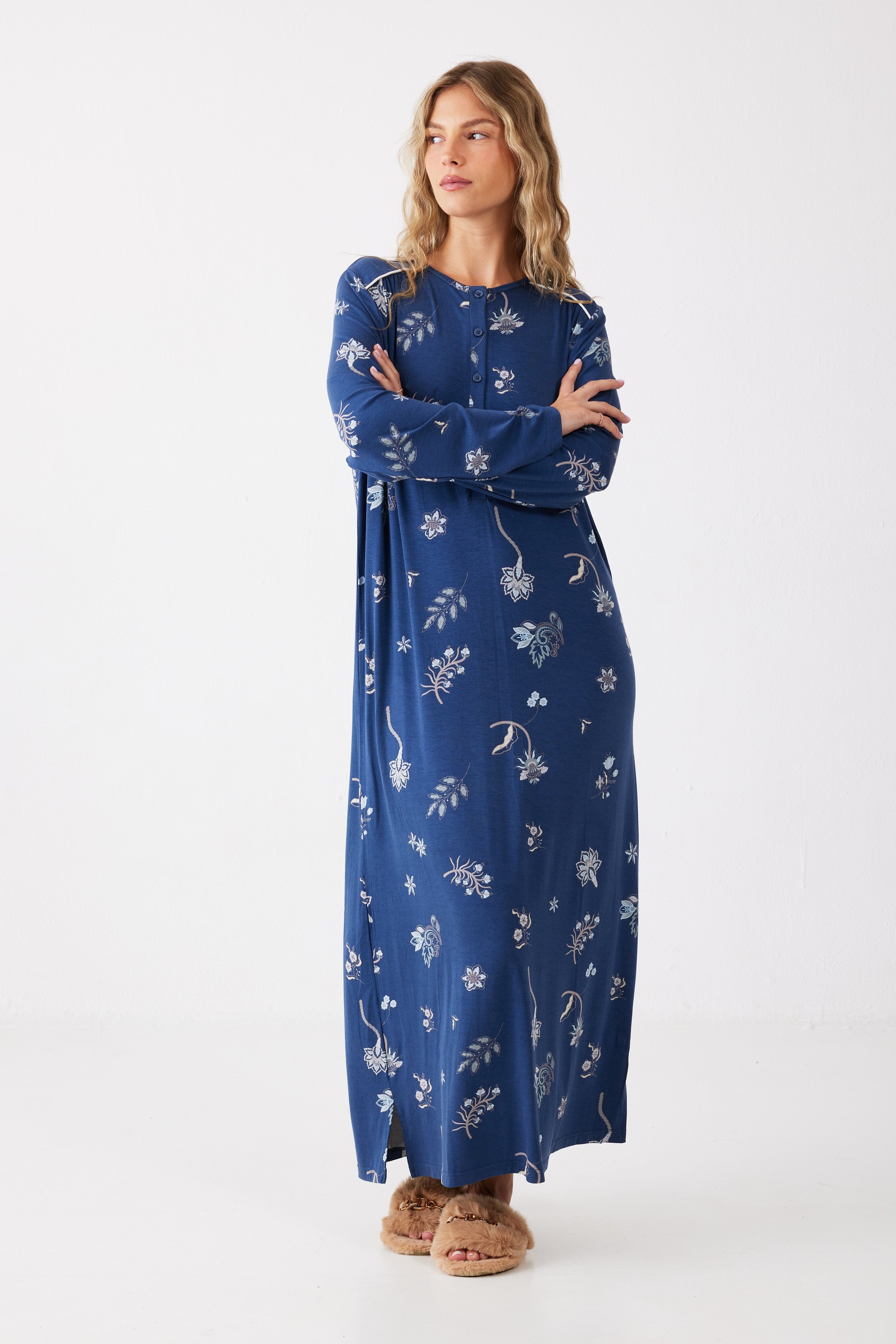 כותונת לילה פרחונית