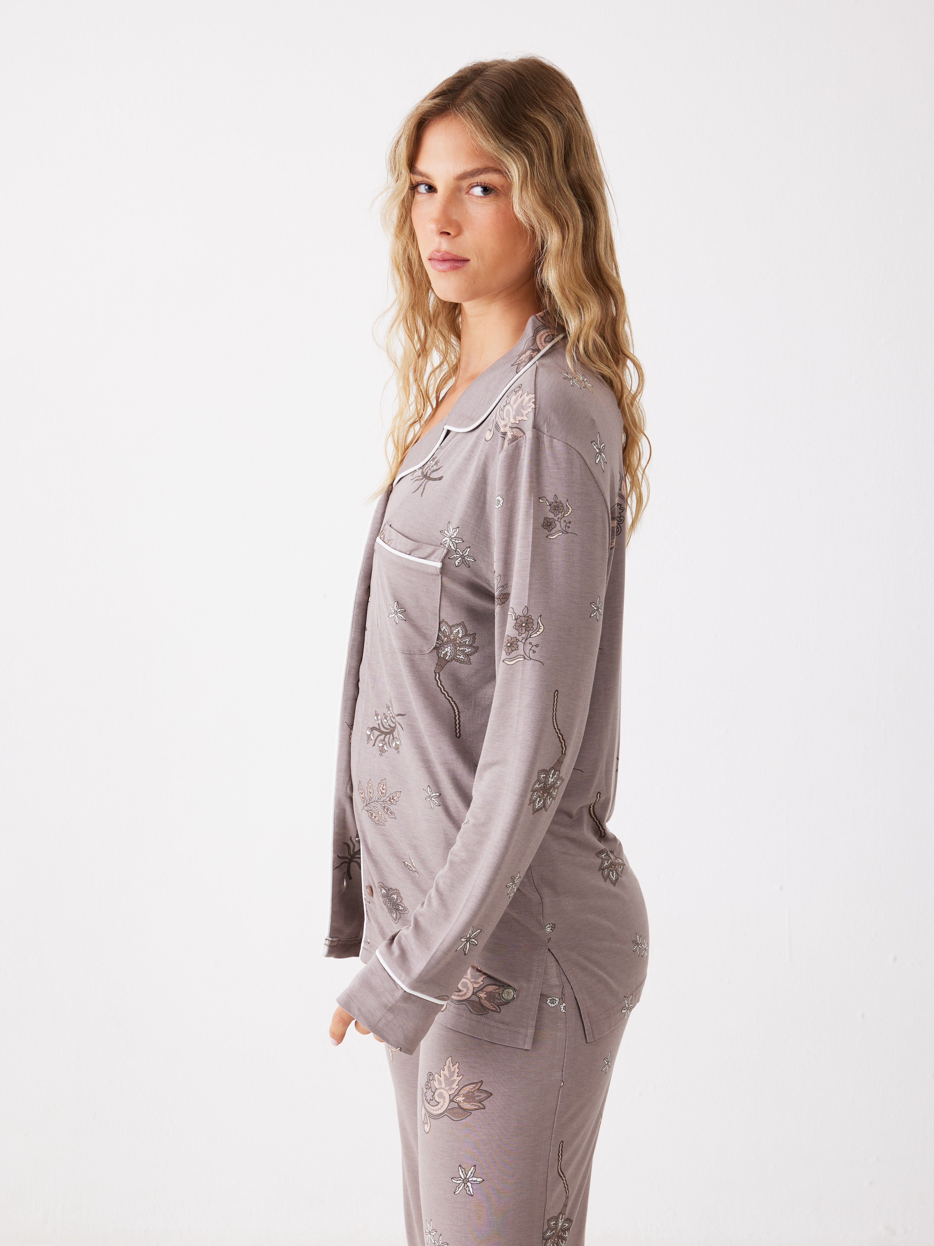 פיג'מה פרחונית מכופתרת ויסקוזה