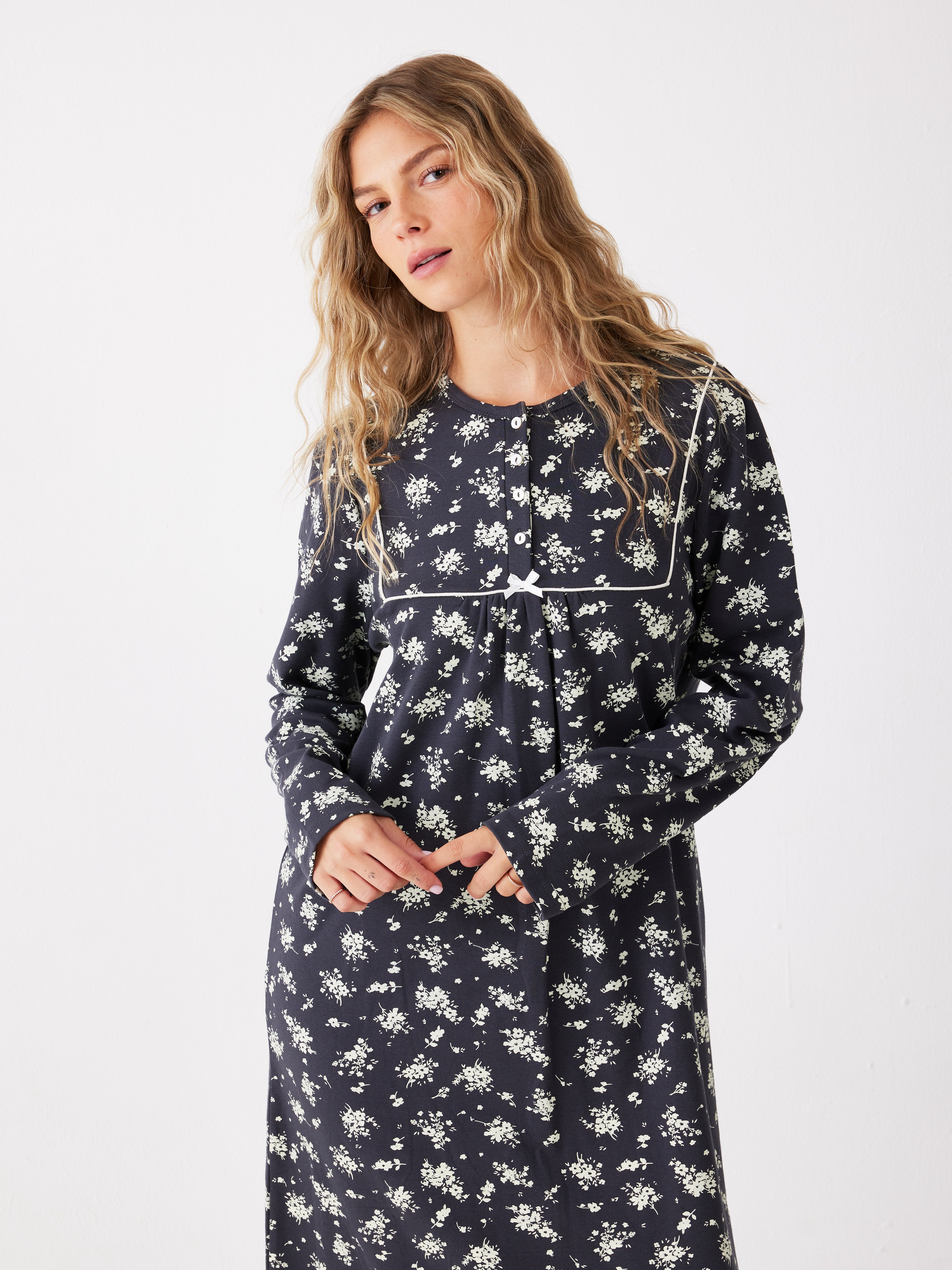 כותונת לילה פרחונית