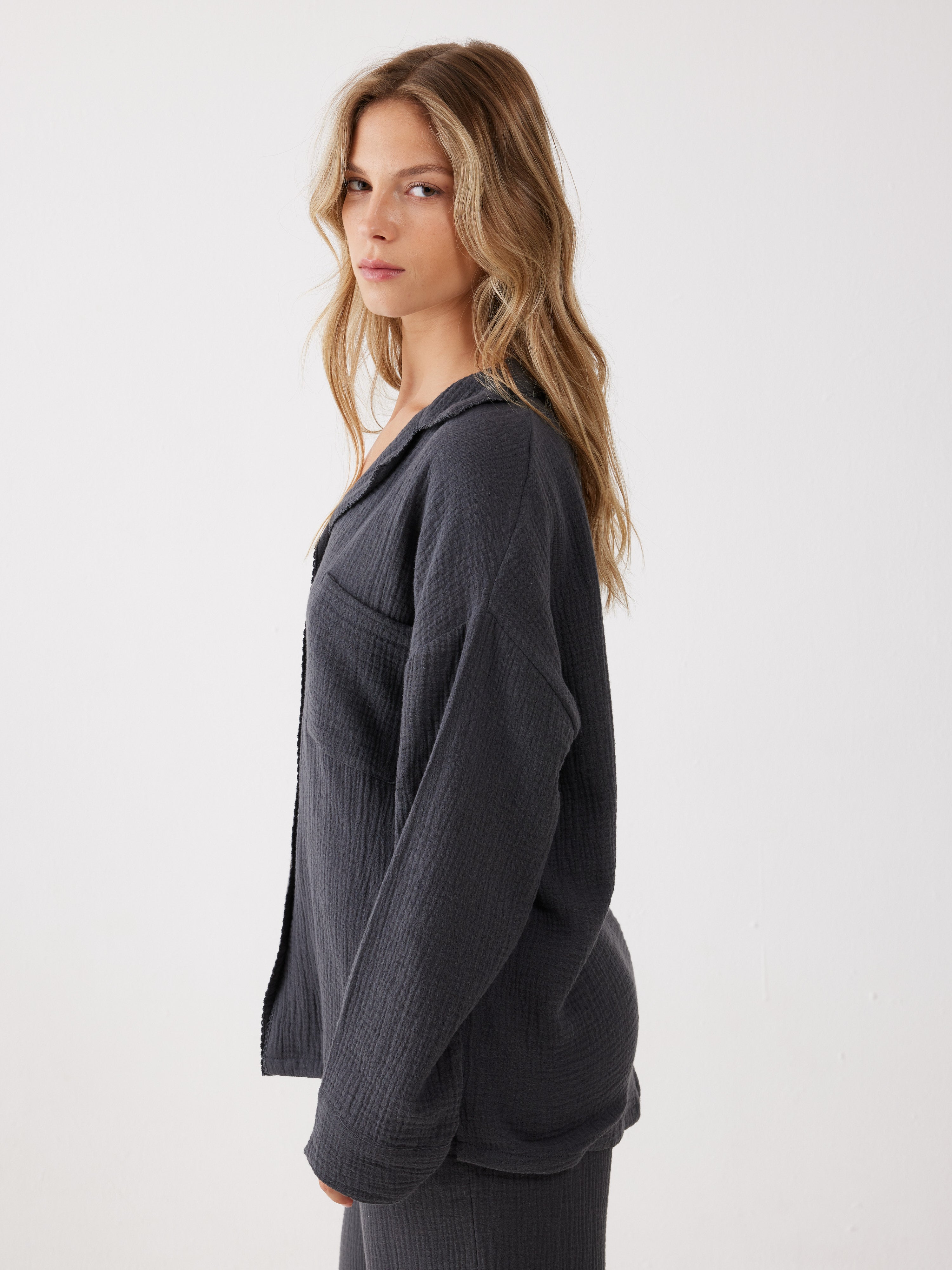 חליפת פנאי מכופתרת טטרה