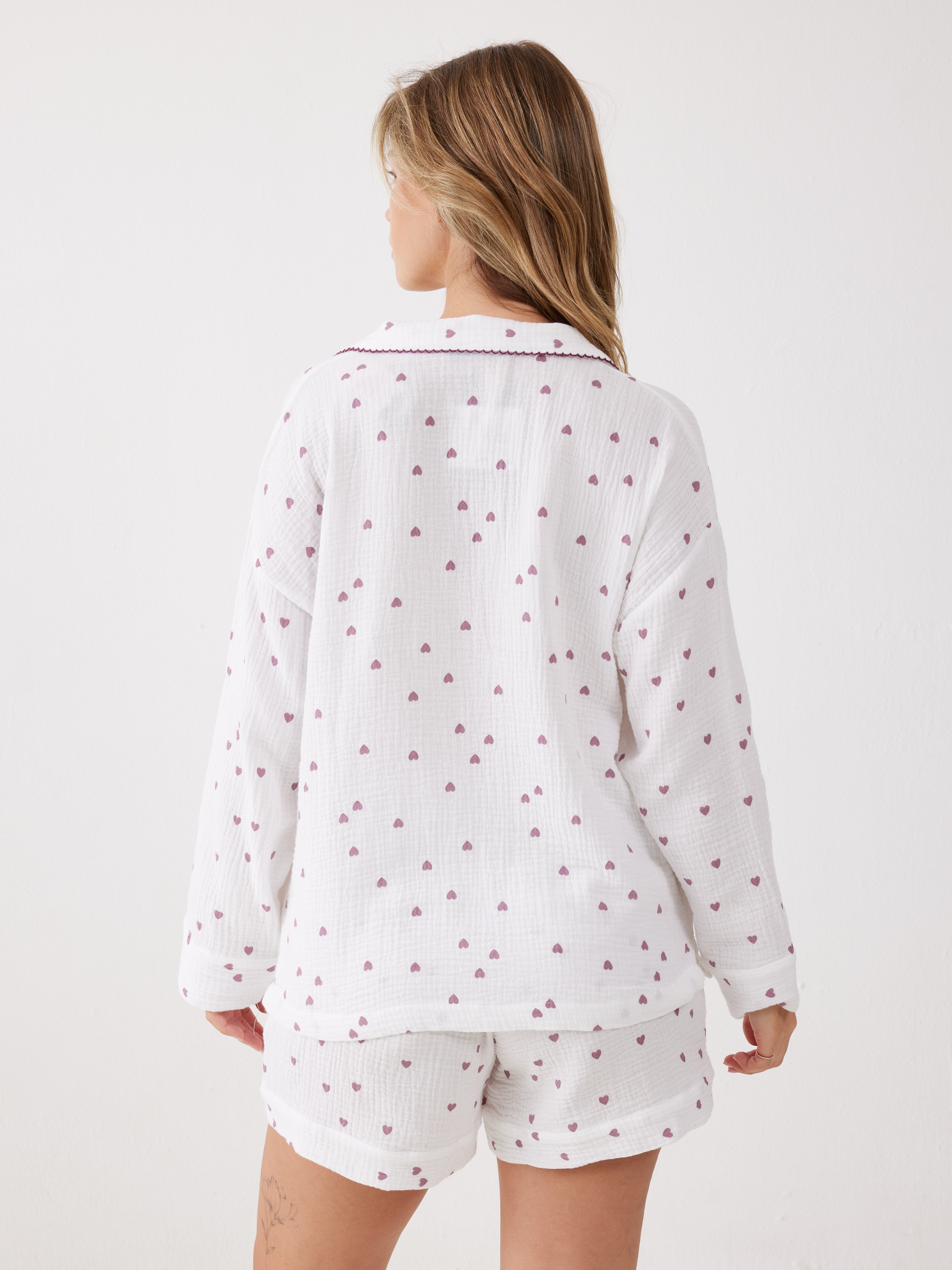 פיג'מה קצרה מכופתרת לבבות טטרה