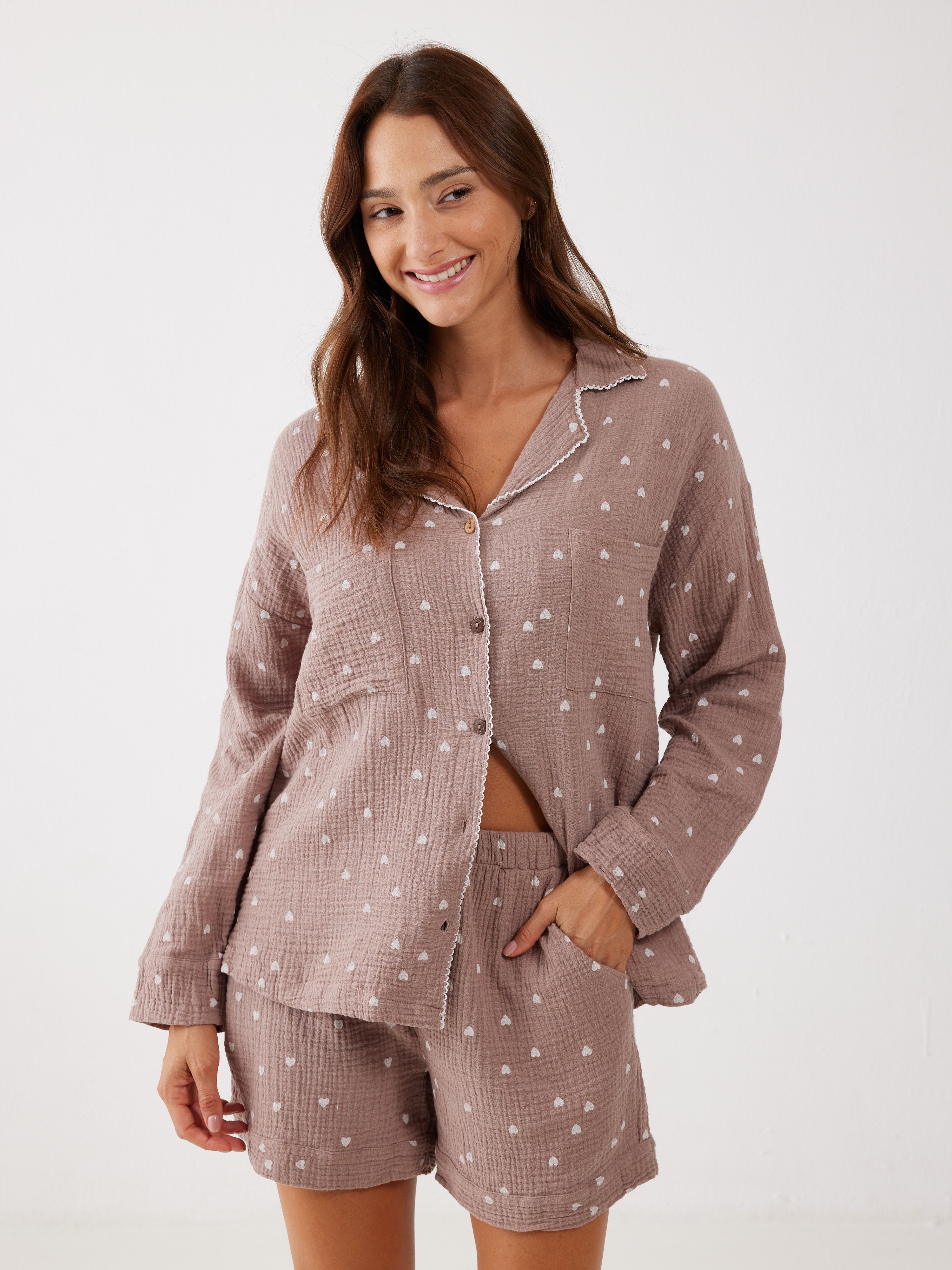 פיג'מה קצרה מכופתרת לבבות טטרה