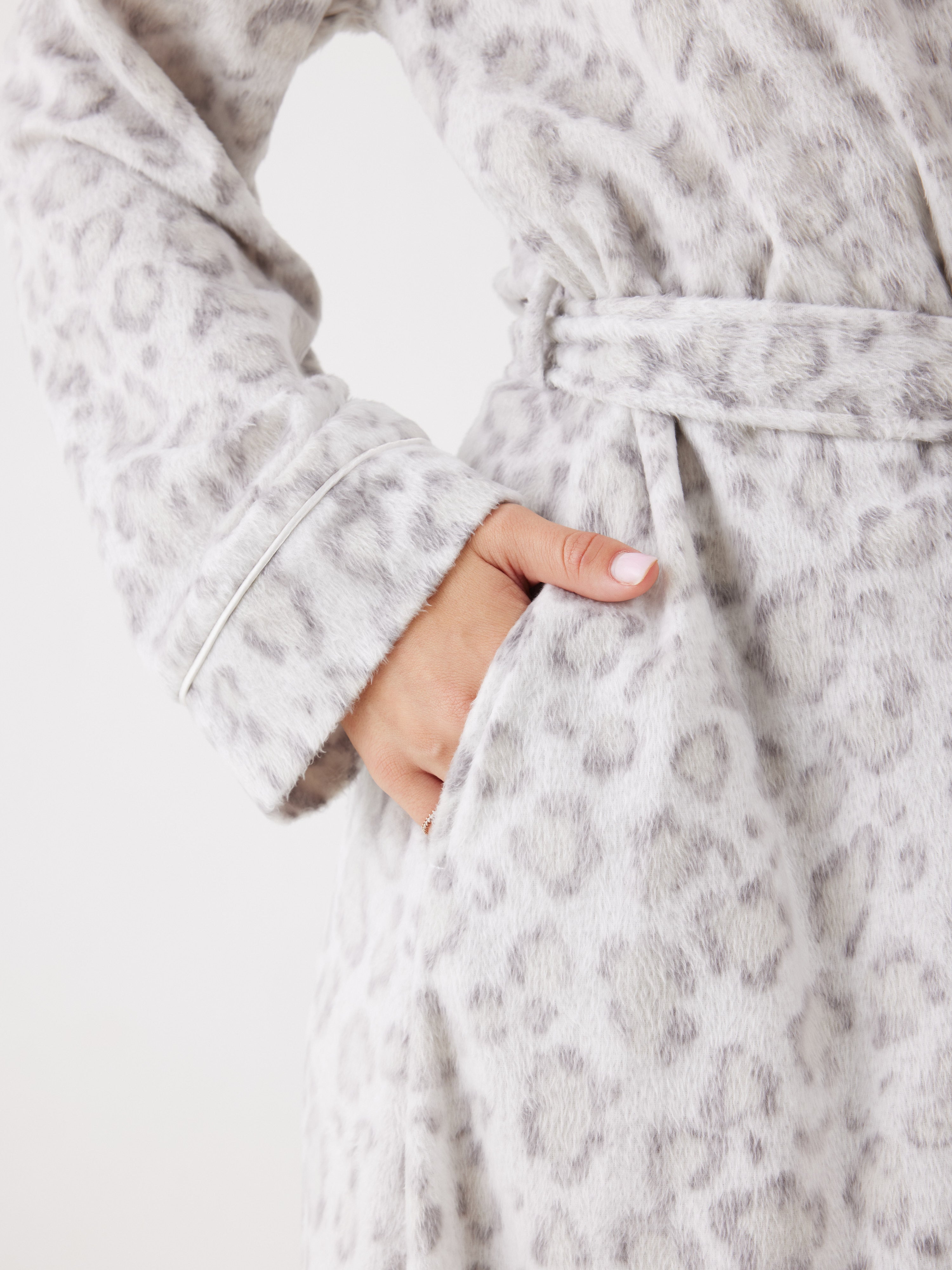 חלוק מנומר מינק