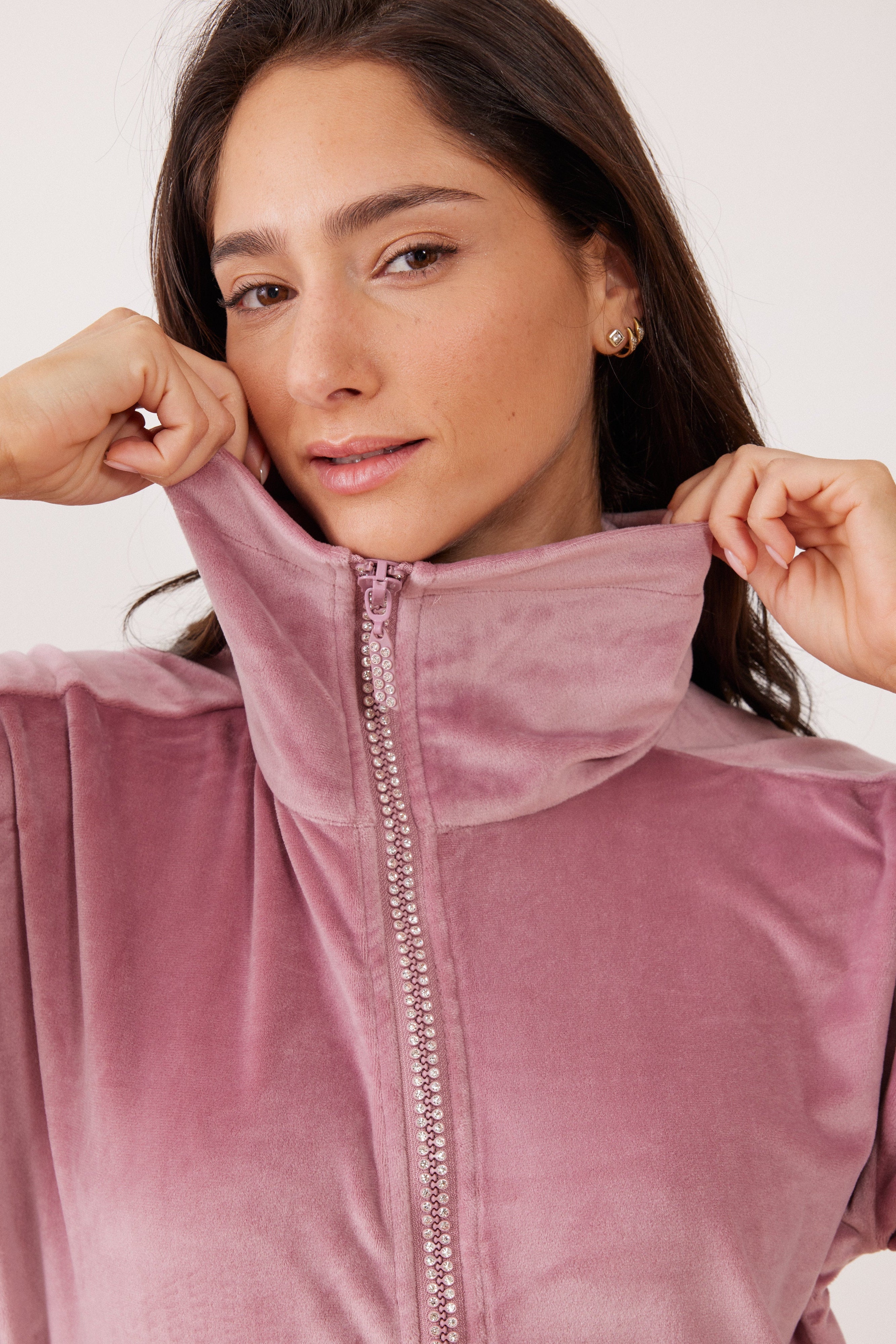 חליפת רוכסן יהלומים קטיפה