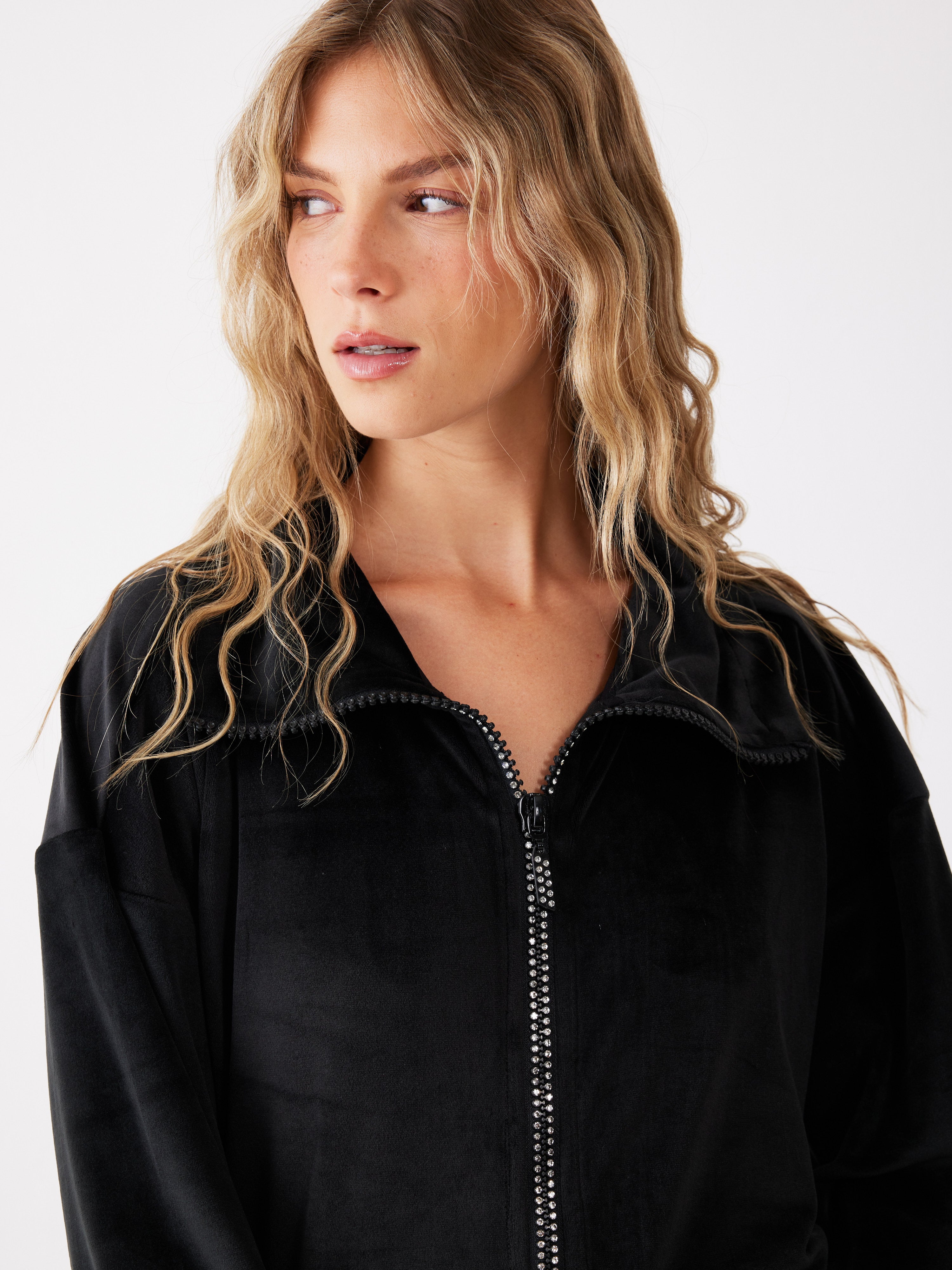 חליפת רוכסן יהלומים קטיפה