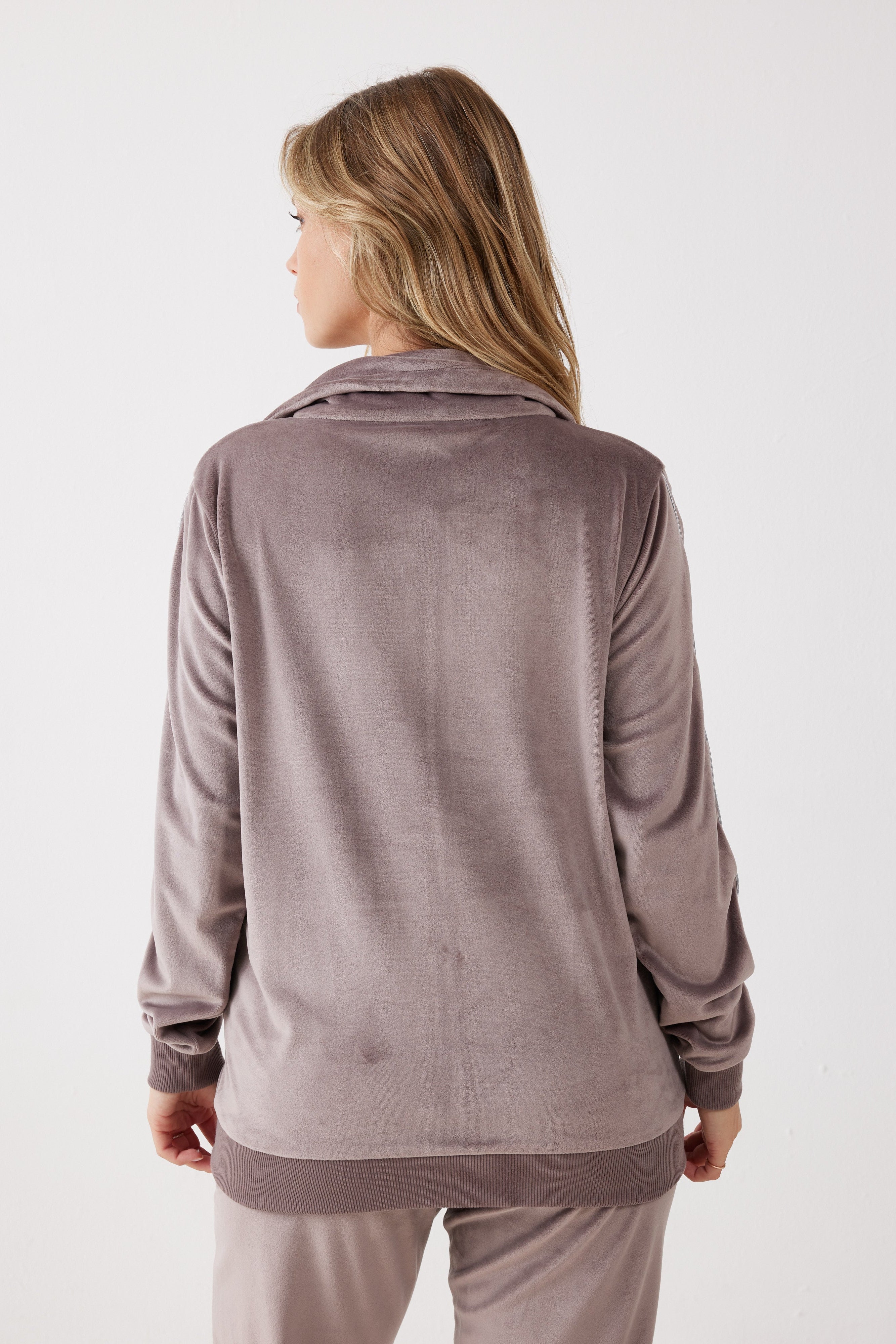 חליפת רוכסן פייפינג קטיפה