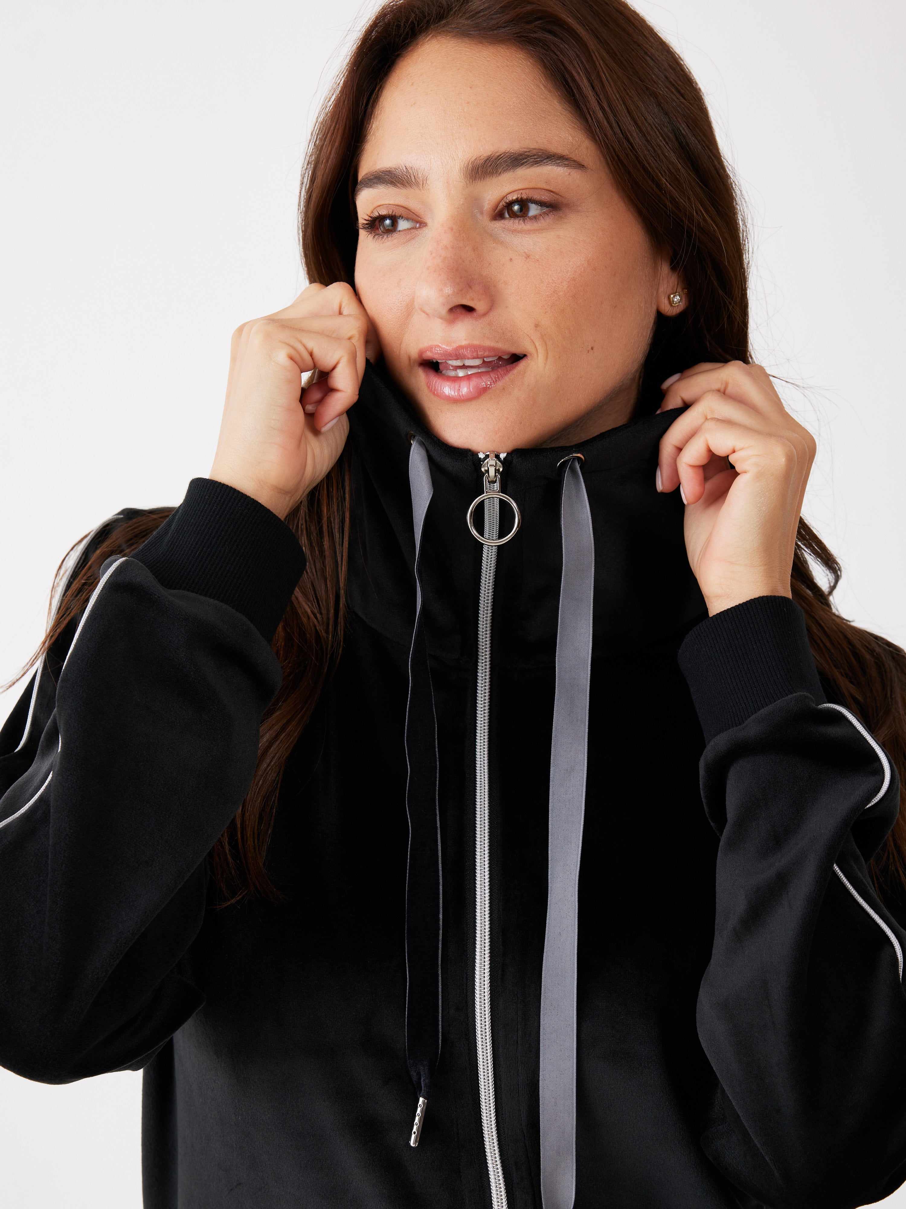 חליפת רוכסן פייפינג קטיפה