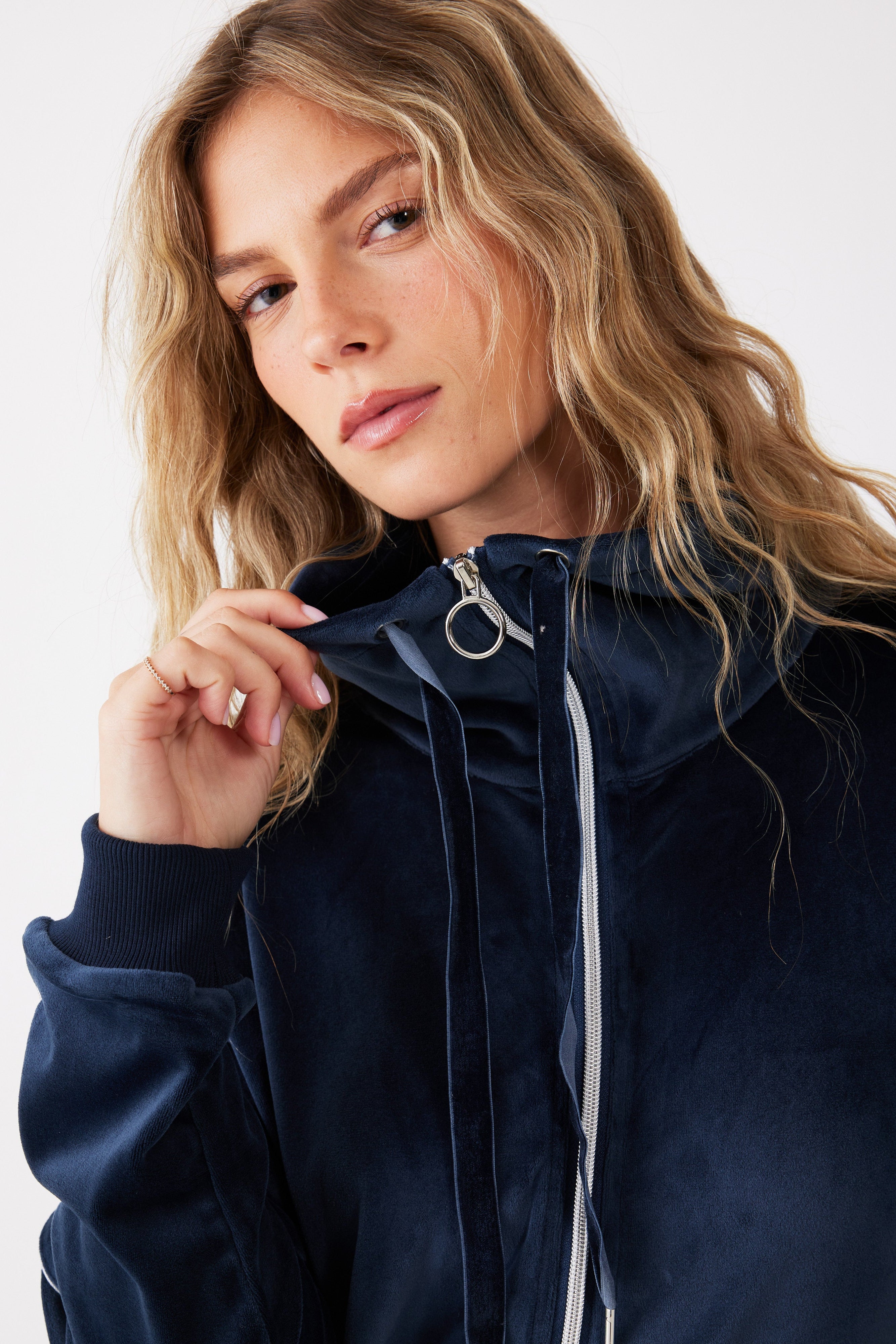 חליפת רוכסן פייפינג קטיפה