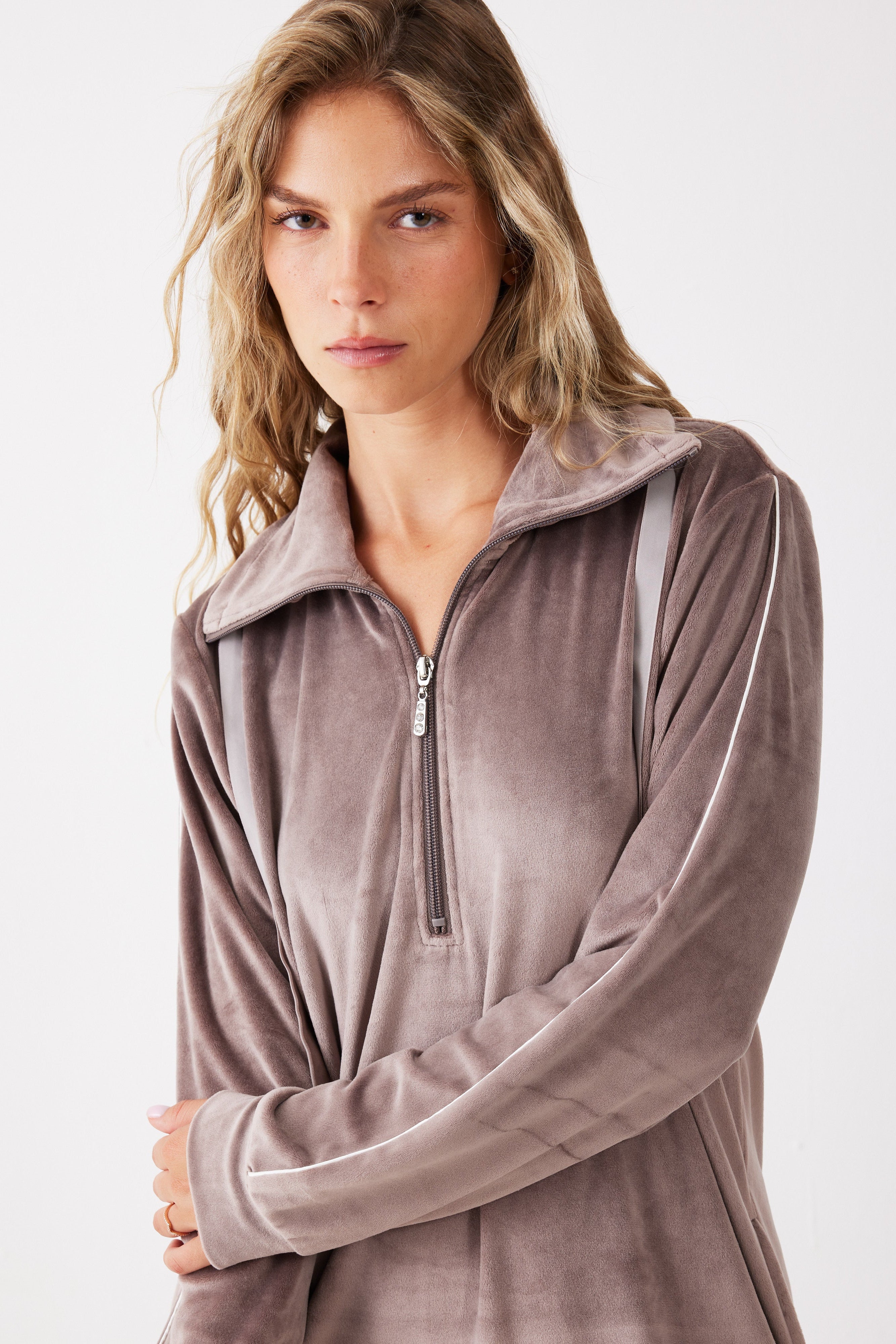 כותונת פייפינג קטיפה