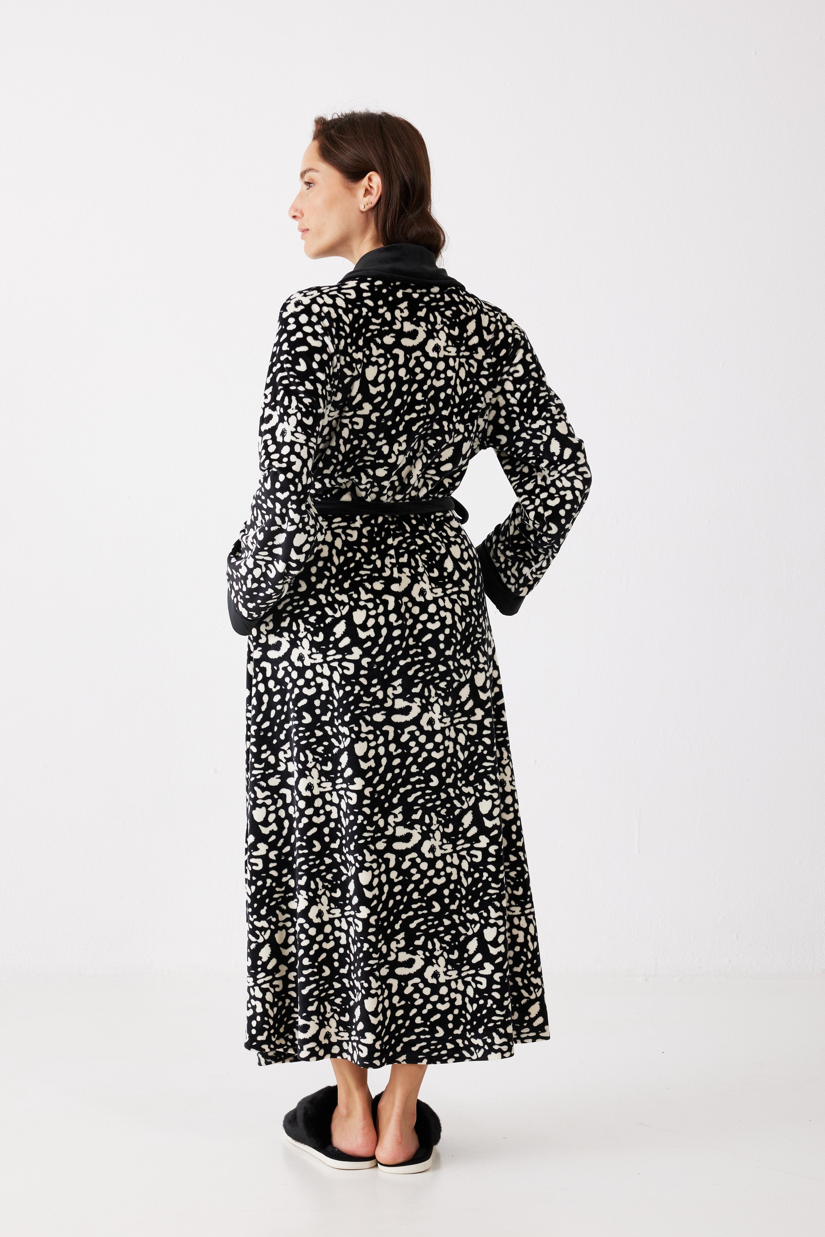 חלוק מנומר קטיפה