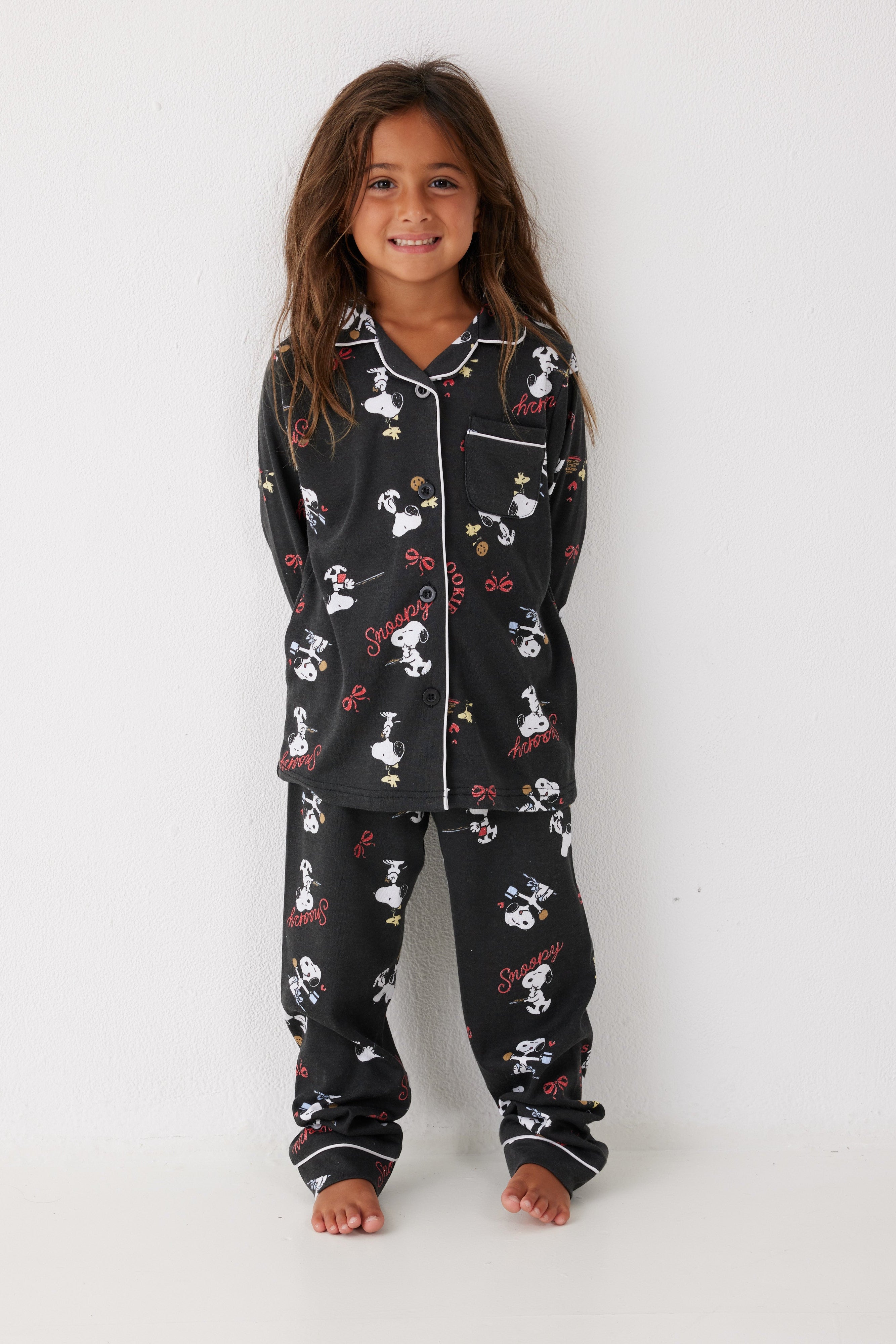 פיג'מה ילדים סנופי מכופתרת