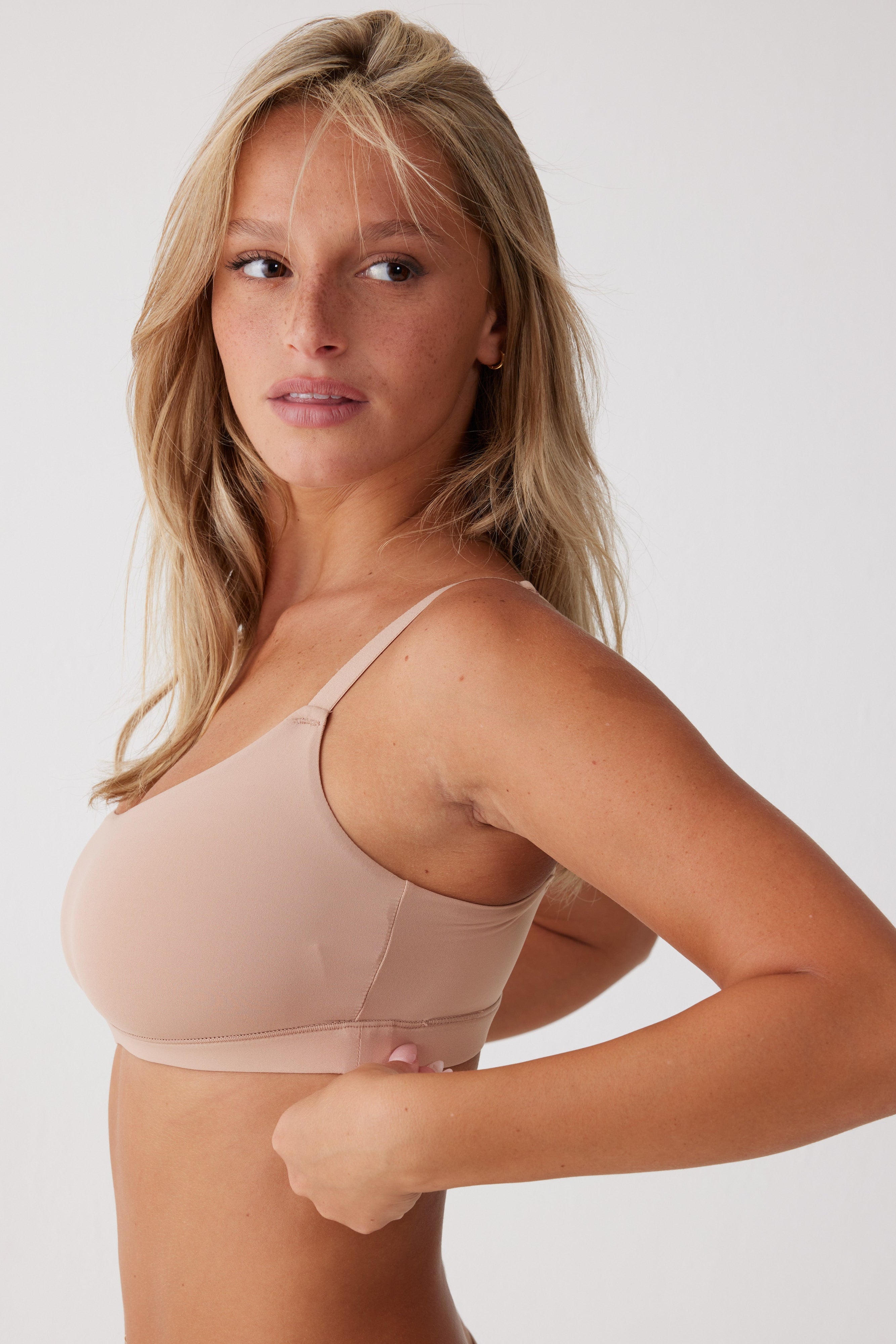 טופ גוזייה מחטבת - בז