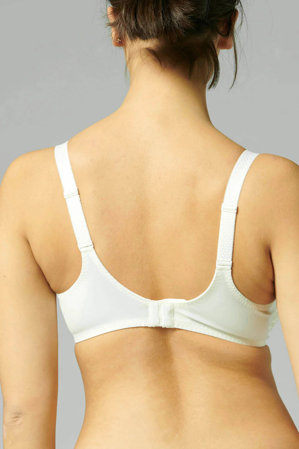 CARESSE חזייה ללא ריפוד