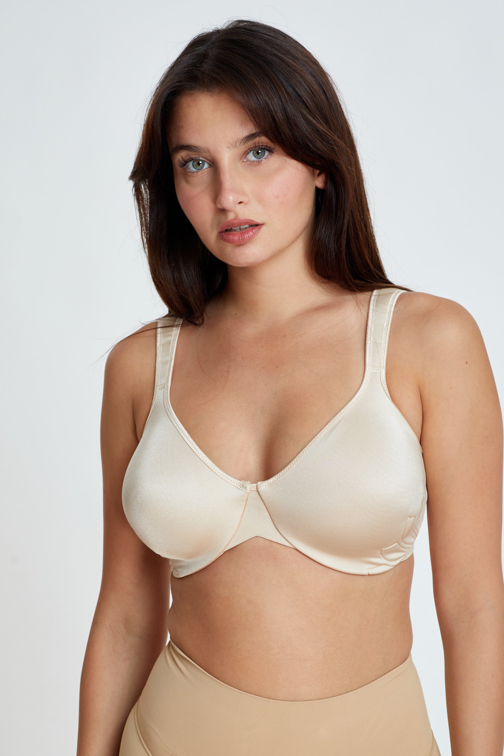 חזייה ללא ריפוד למידות גדולות