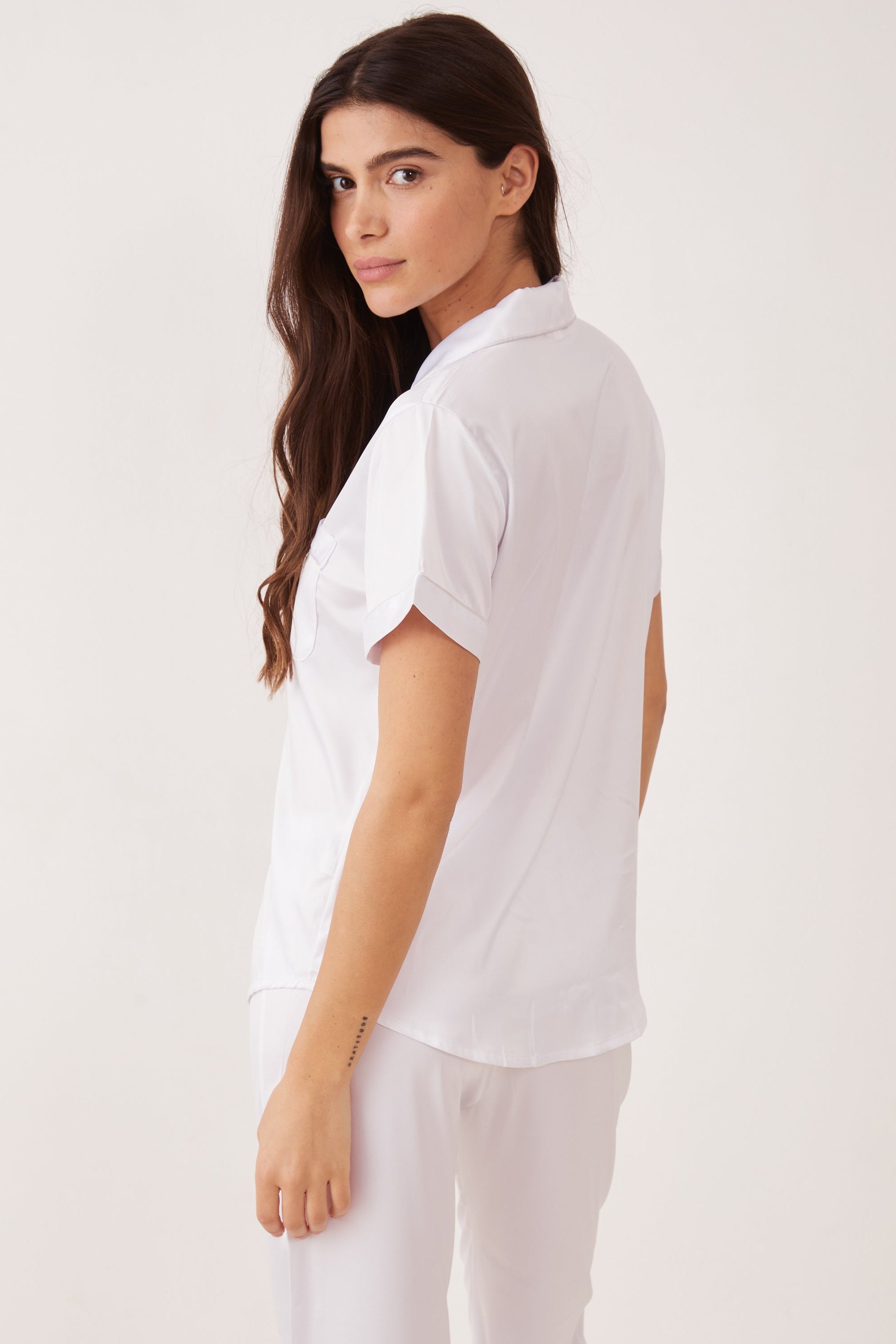 סט חליפת סאטן מכופתרת