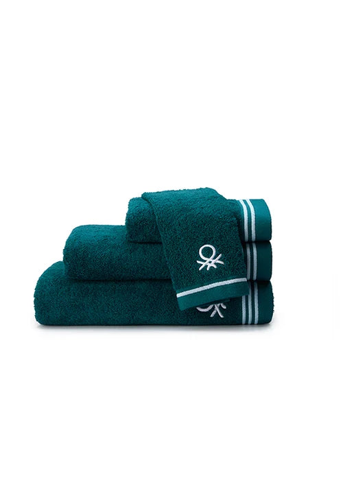 מגבת ענק 90/150 סמ חלק עם רקמה - ירוק Benetton