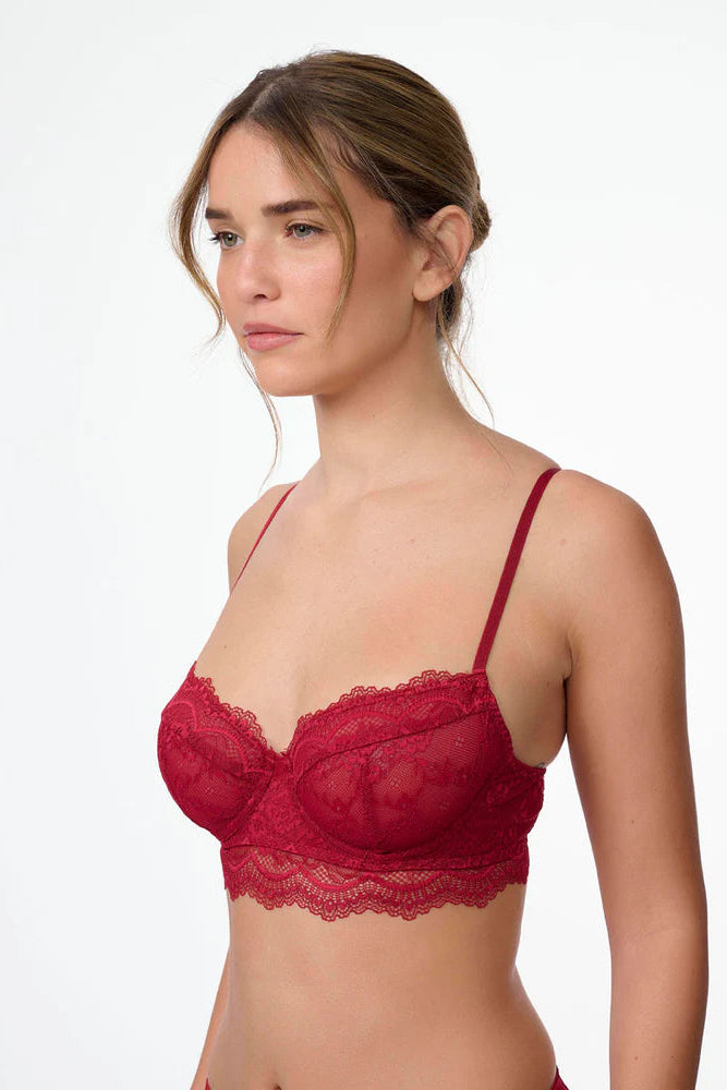 ברלט תחרה עם ברזלים ללא ריפוד במראה חזייה