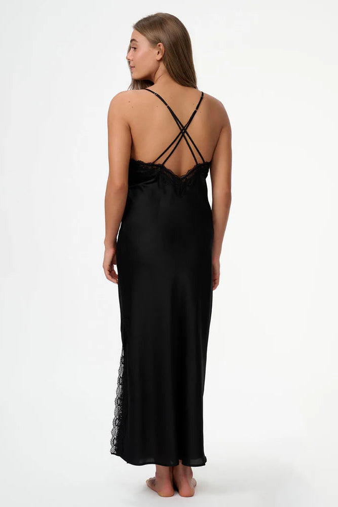 כותונת סאטן מקסי עם שסע בצד בשילוב תחרה - שחור