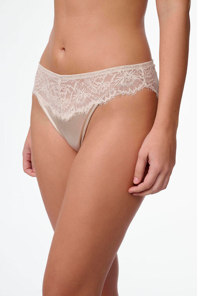 תחתון ברזילאי מיקרופייבר ותחרה