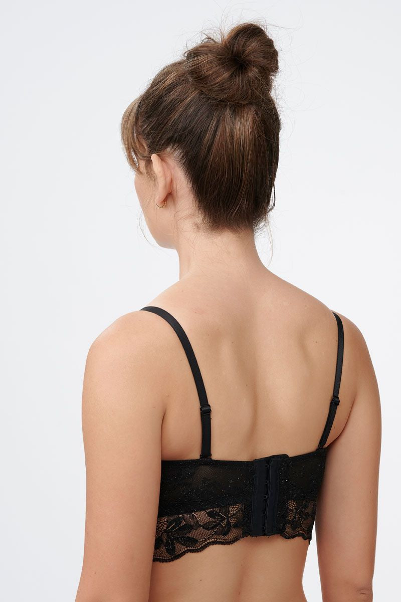 מחוך סטרפלס עם ברזלים מתחרה עם נצנוץ עדין