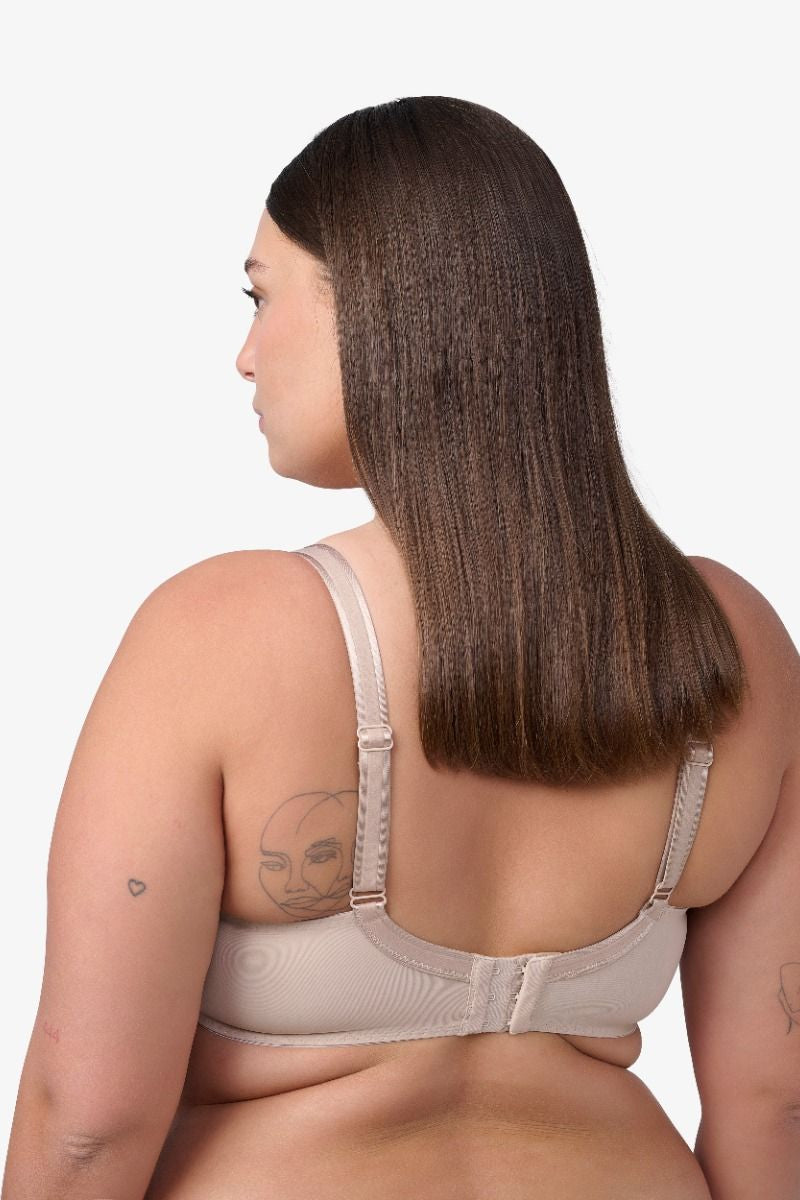 חזיית מינימייזר ספייסר חלקה למידות גדולות