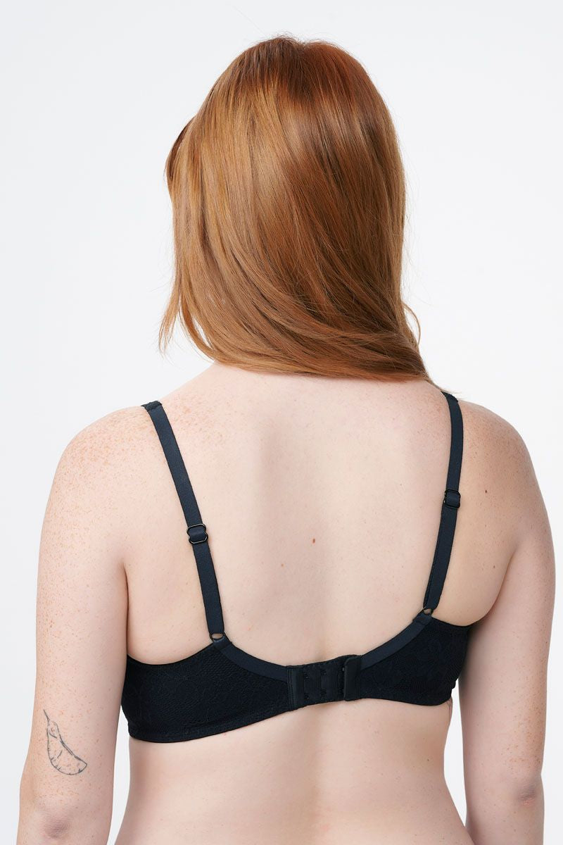 חזיית ללא ריפוד עם ברזלים מבד תחרה אלסטית במיוחד