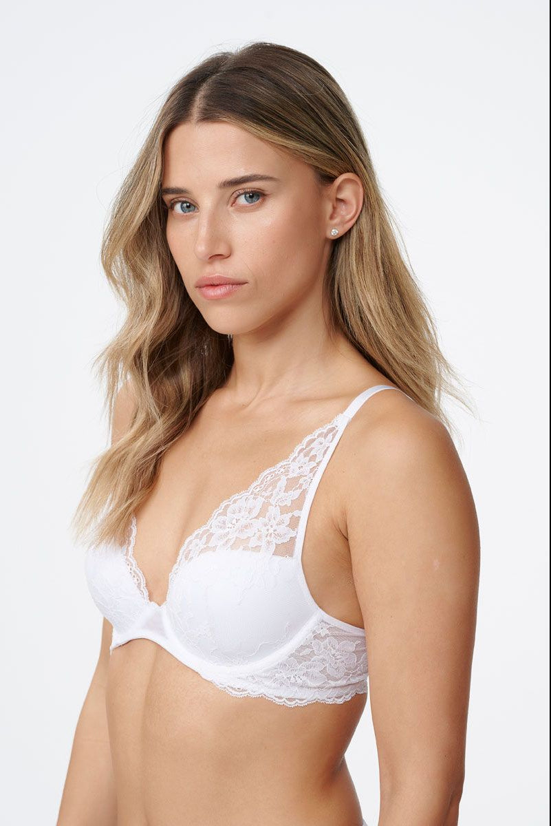 חזייה מרופדת עם ברזלים מתחרה דרמטית