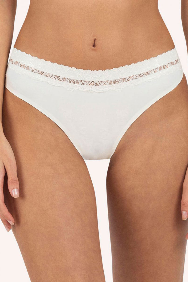 תחתון לייזר קאט בגזרת חוטיני שמנת