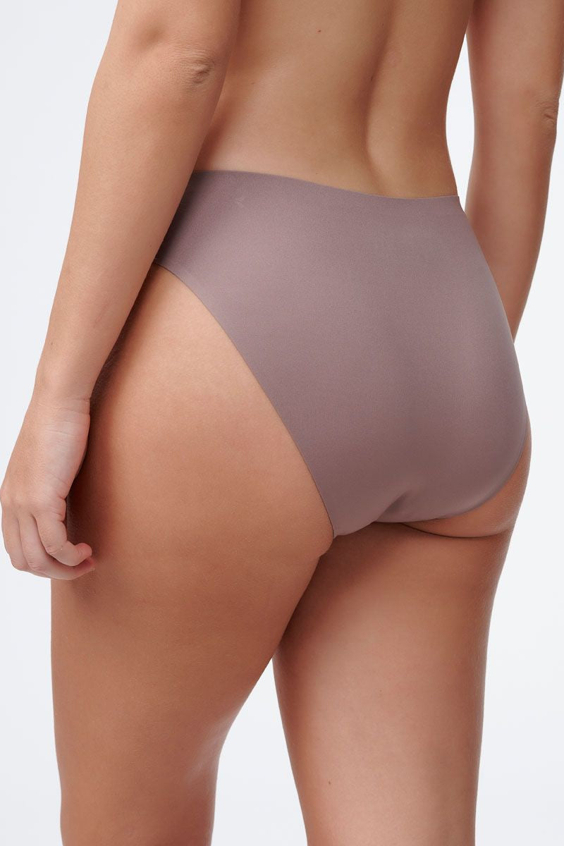 תחתוני ביקיני במראה חלק