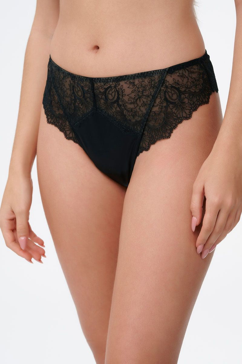 תחתון ברזילאי בשילוב תחרה