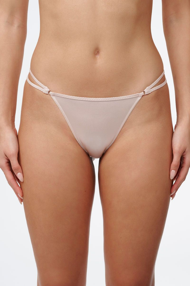 תחתון ברזילאי מבד מיקרו מבריק ורצועות בצדדים