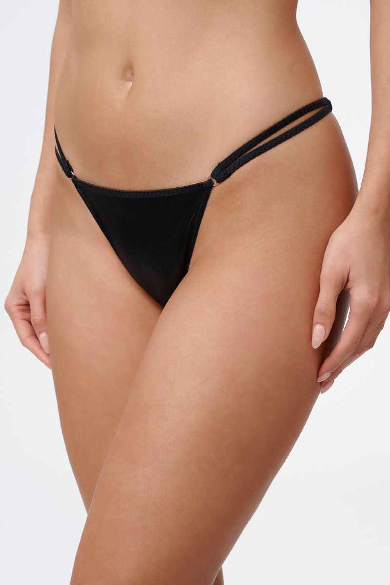 תחתון ברזילאי מבד מיקרו מבריק ורצועות בצדדים