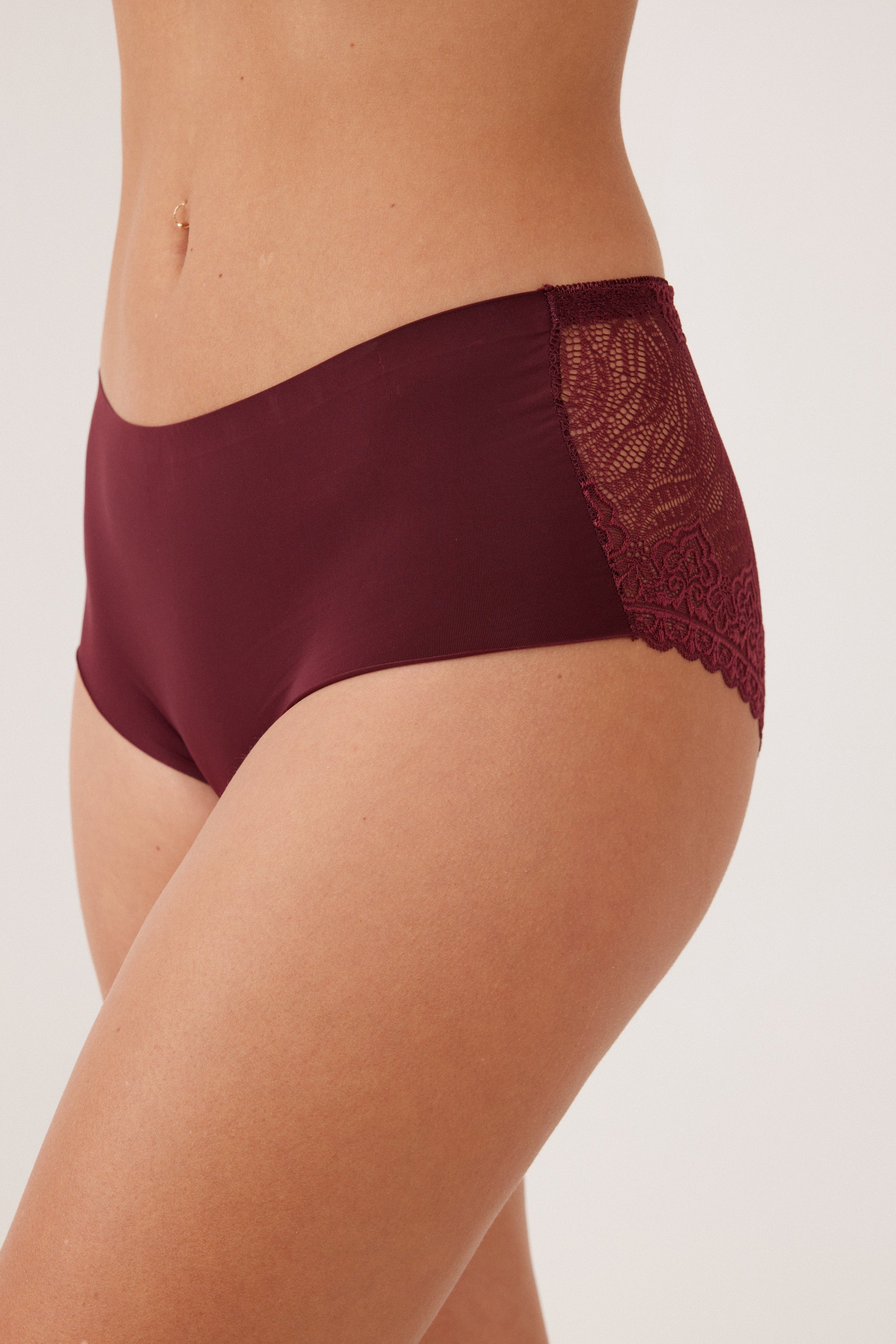 תחתון מקסי מיקרו ותחרה ROSE