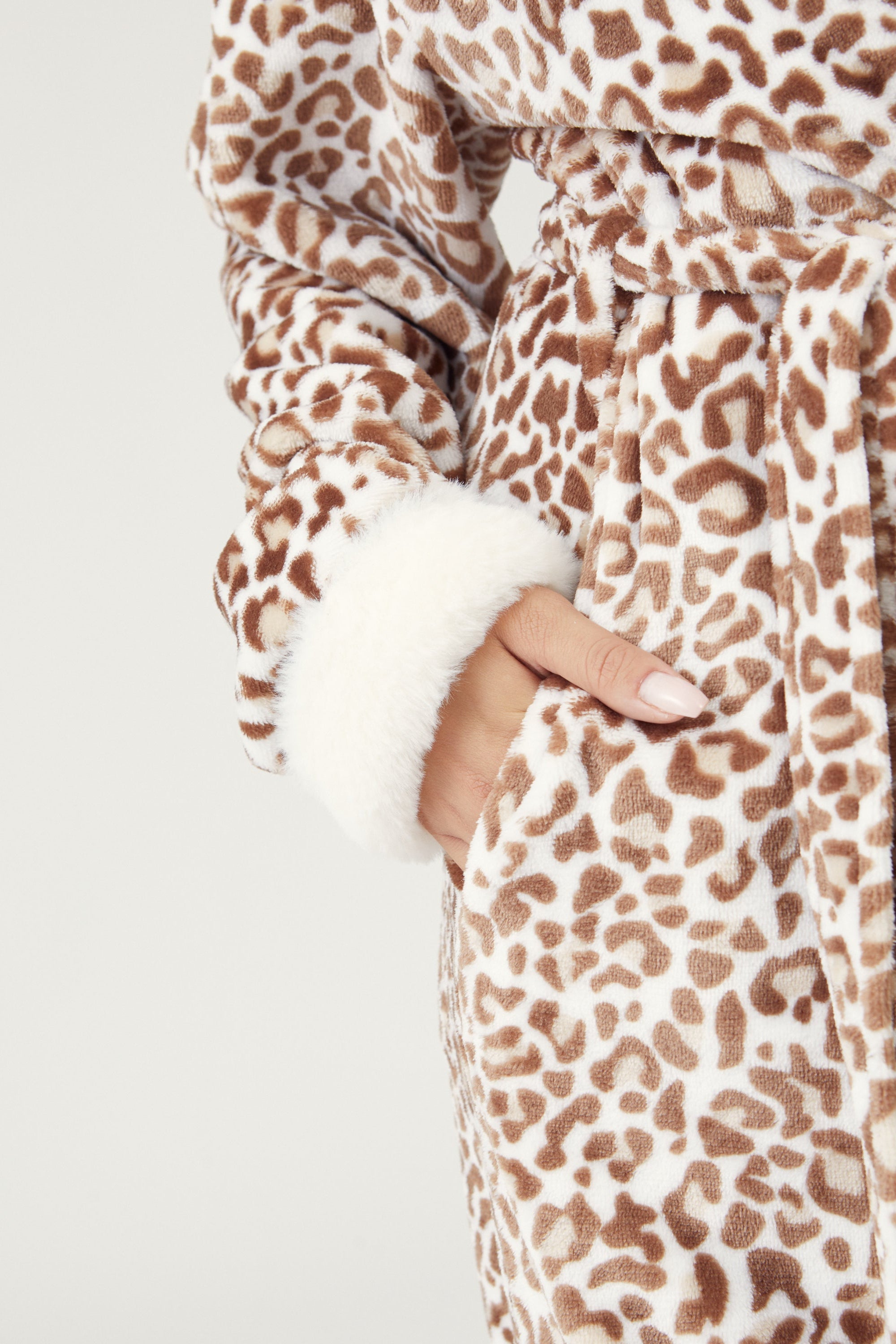 Fluffy Tiger Robe חלוק פלאפי