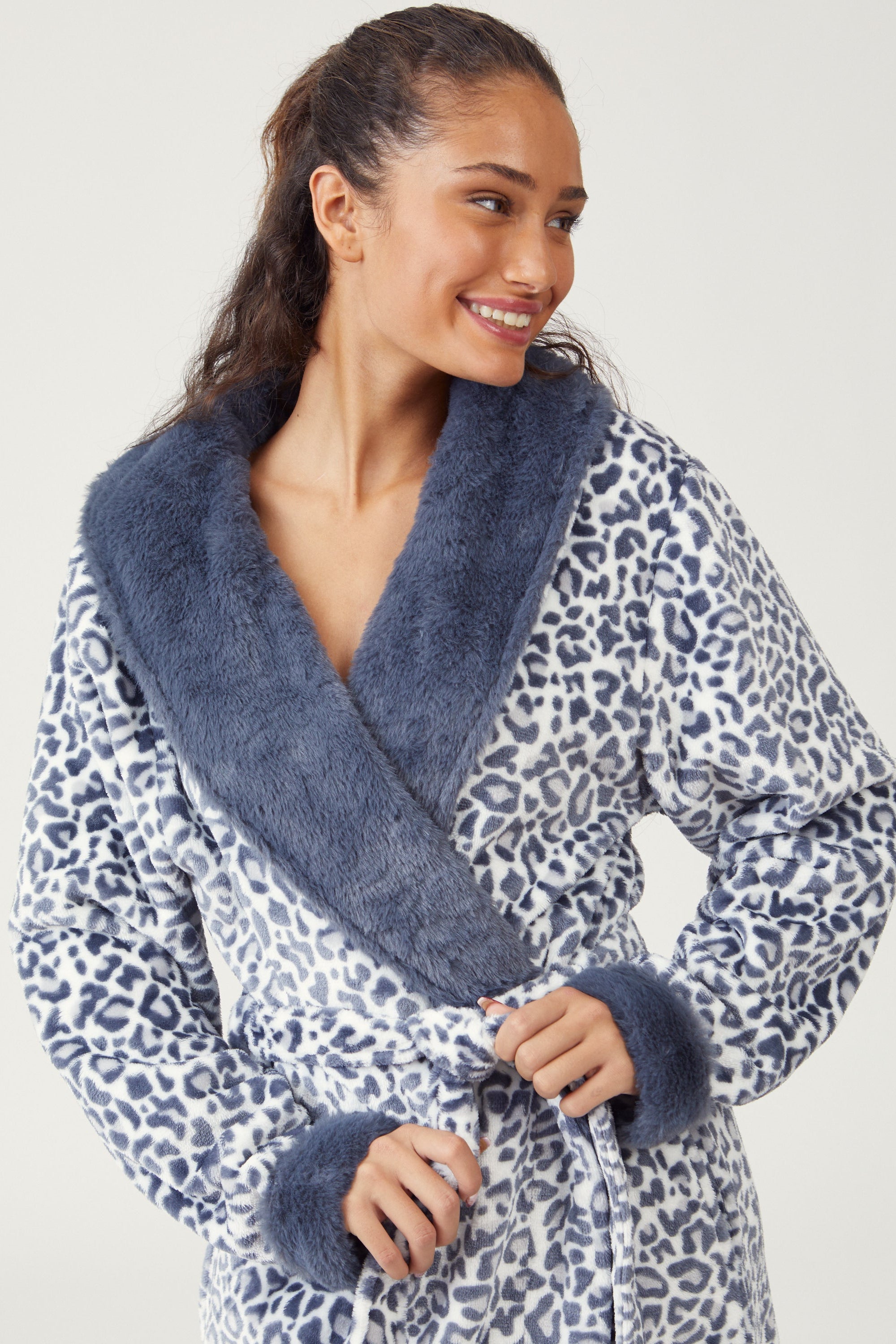 Fluffy Tiger Robe חלוק פלאפי