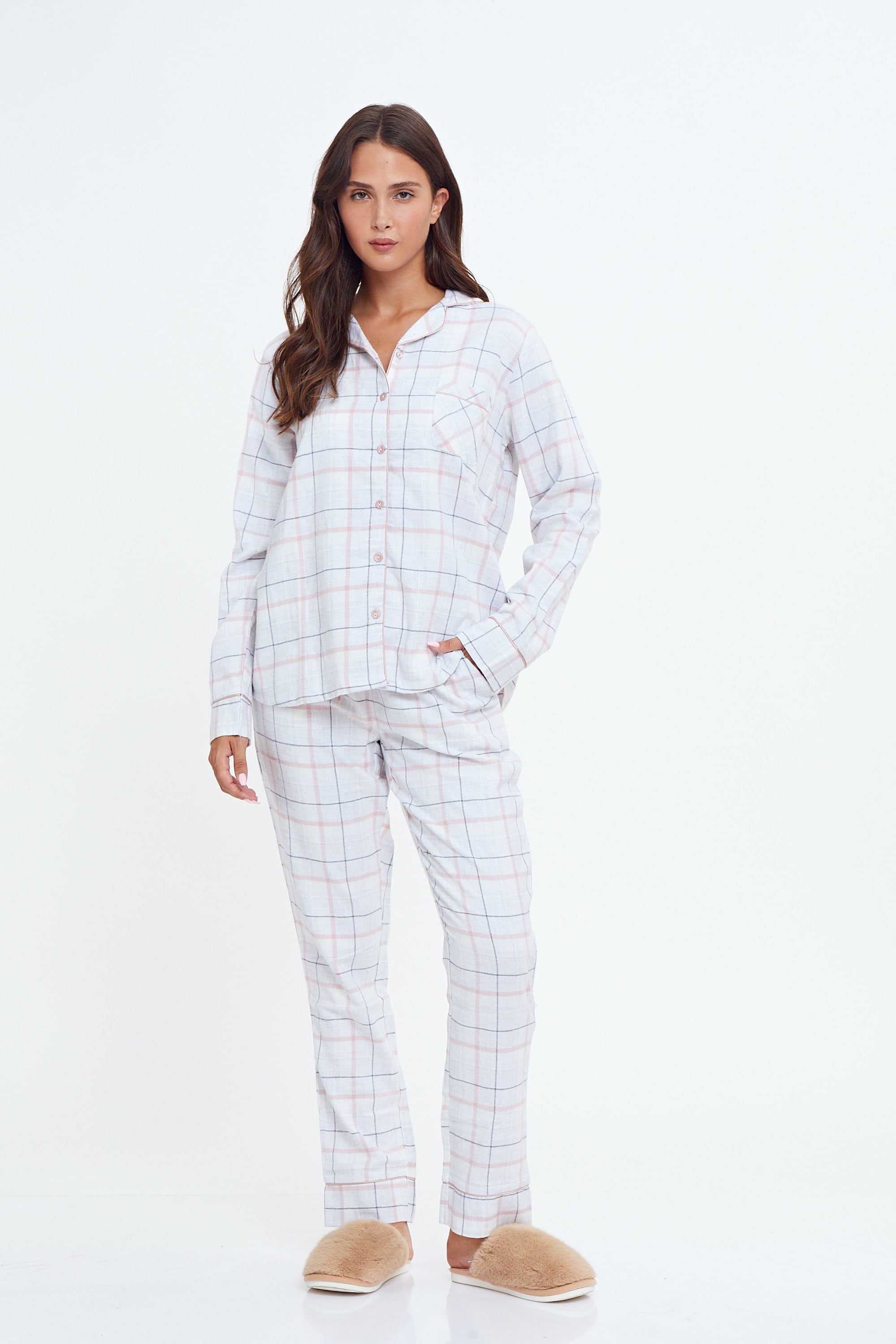 פיג'מה מכופתרת משבצות