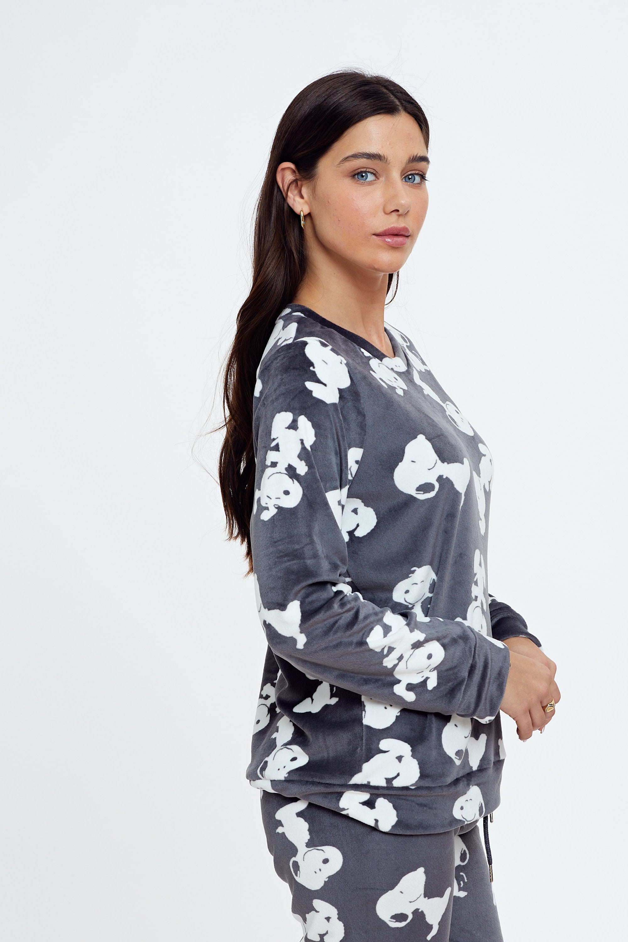 פיג'מת קטיפה סנופי