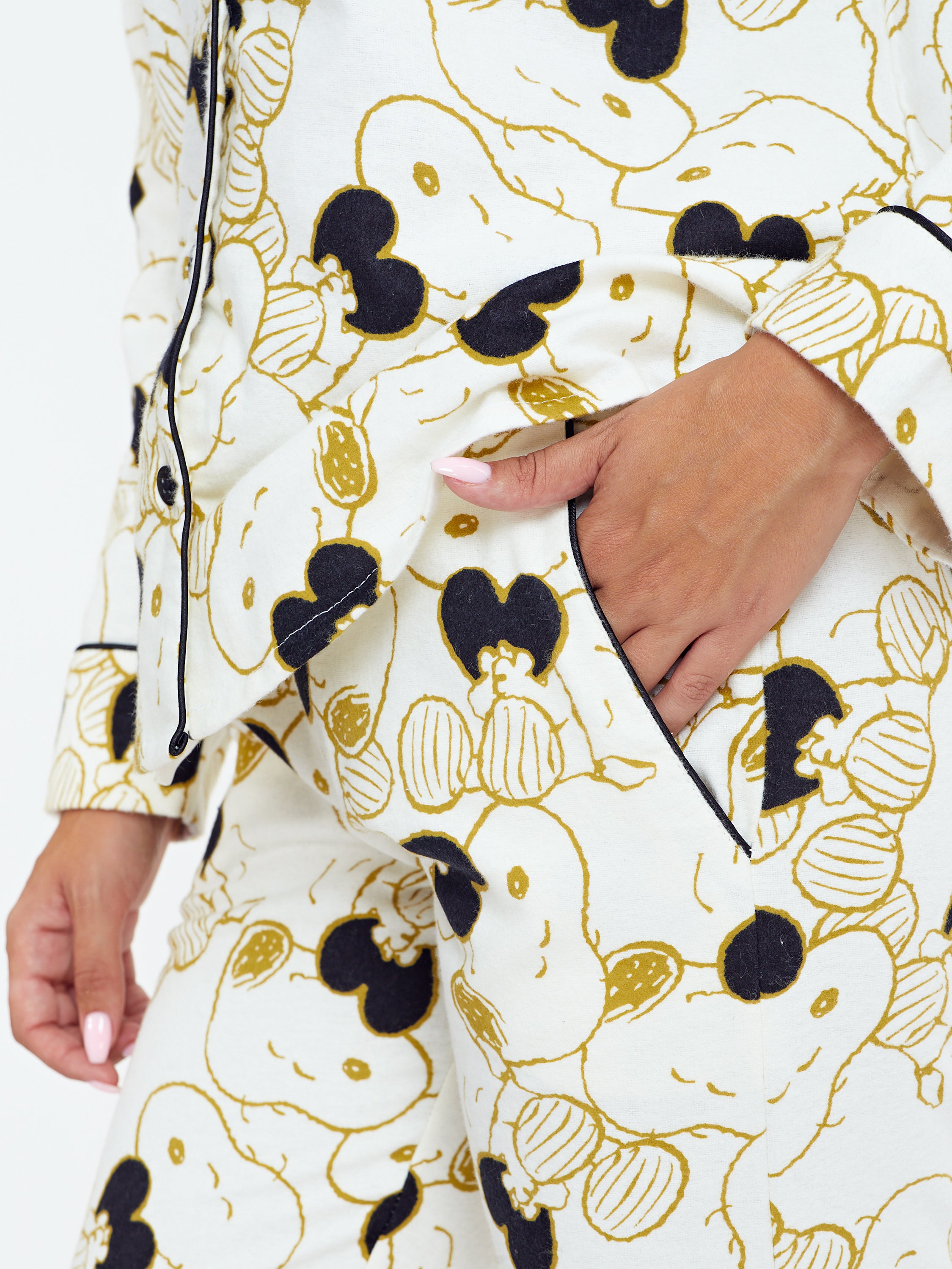 פיג'מה מכופתרת סנופי אריג