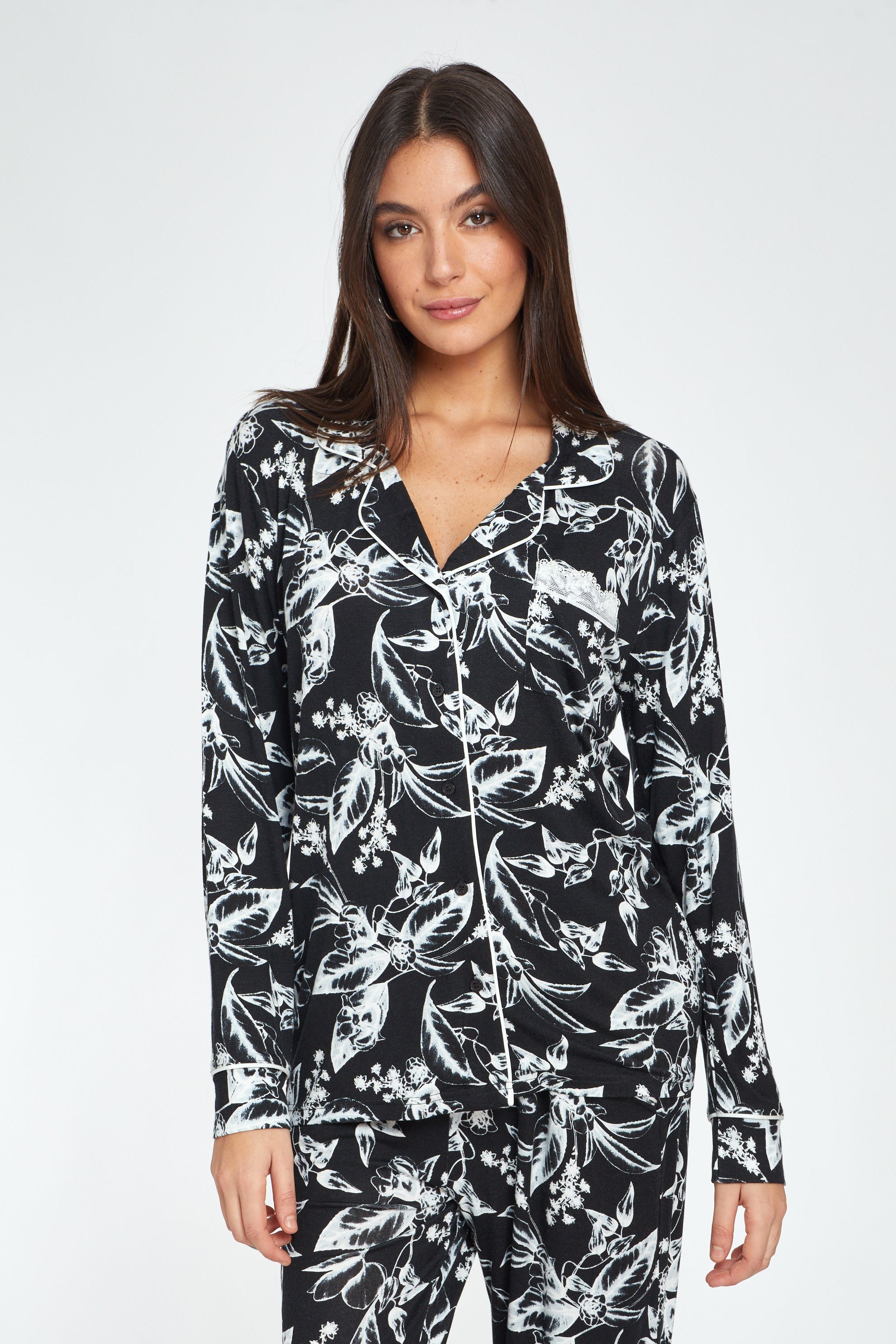 פיג'מה מכופתרת פרחונית