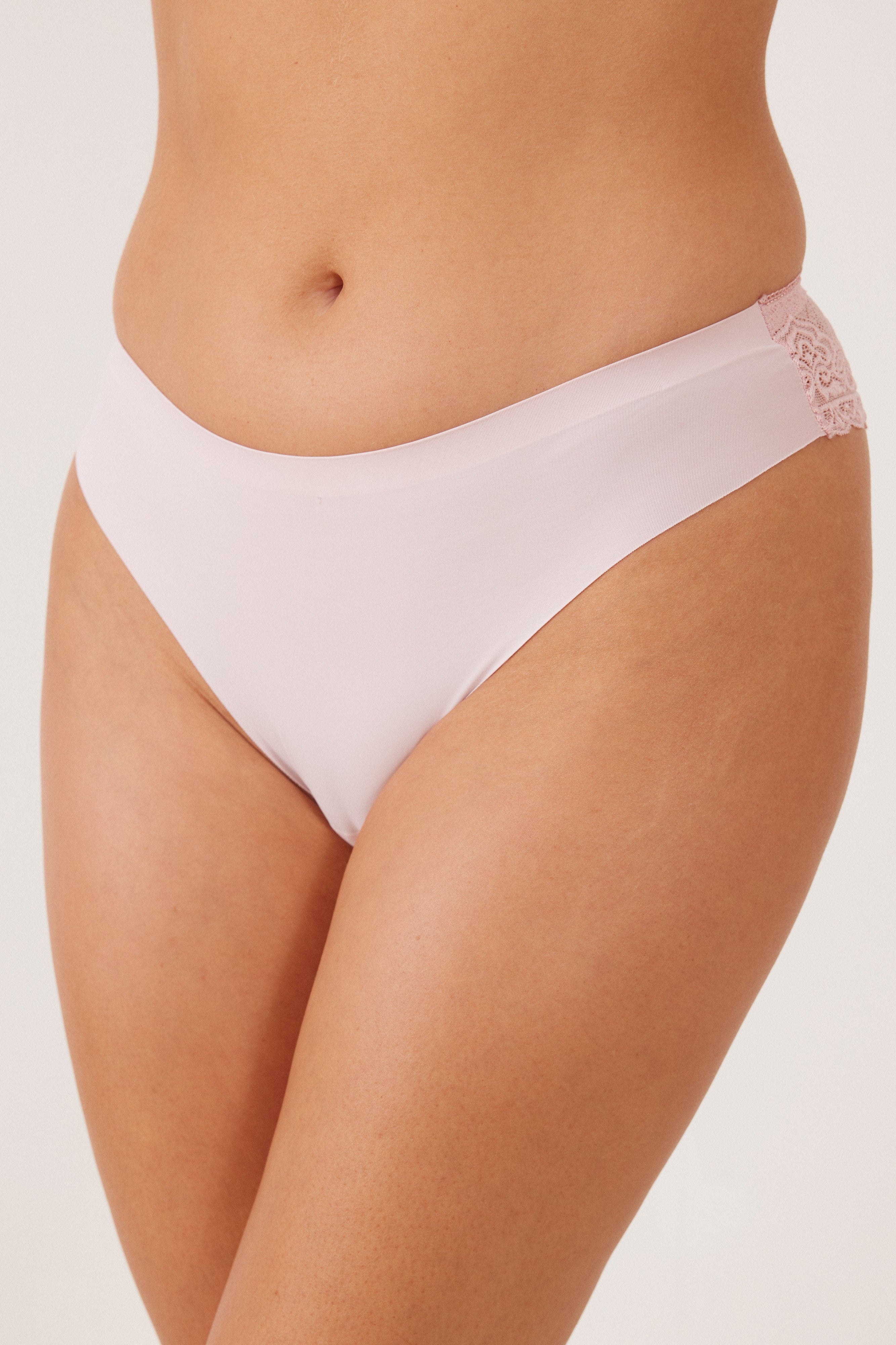 תחתון חוטיני מיקרו ותחרה ROSE