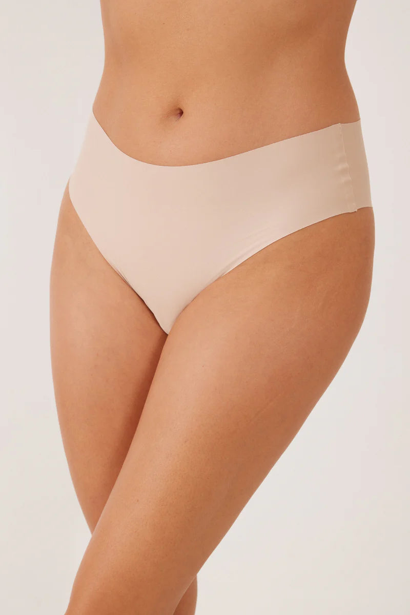 תחתון ברזילאי ללא תפר CLEAN CUT