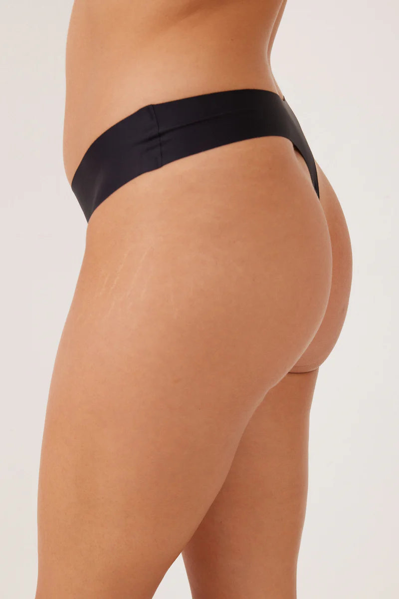 תחתון חוטיני ללא תפר CLEAN CUT