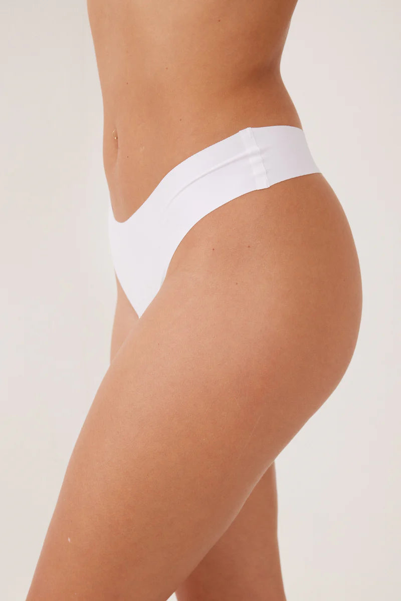 תחתון חוטיני ללא תפר CLEAN CUT