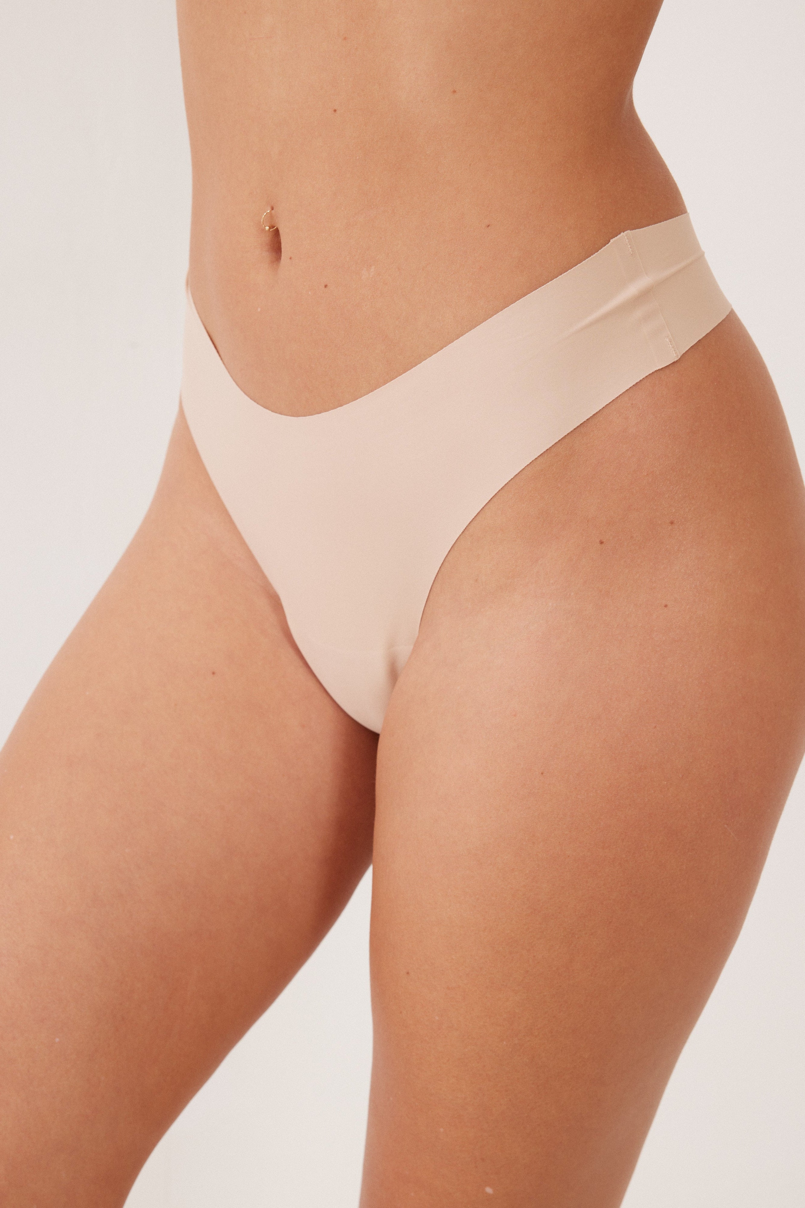 תחתון חוטיני ללא תפר CLEAN CUT