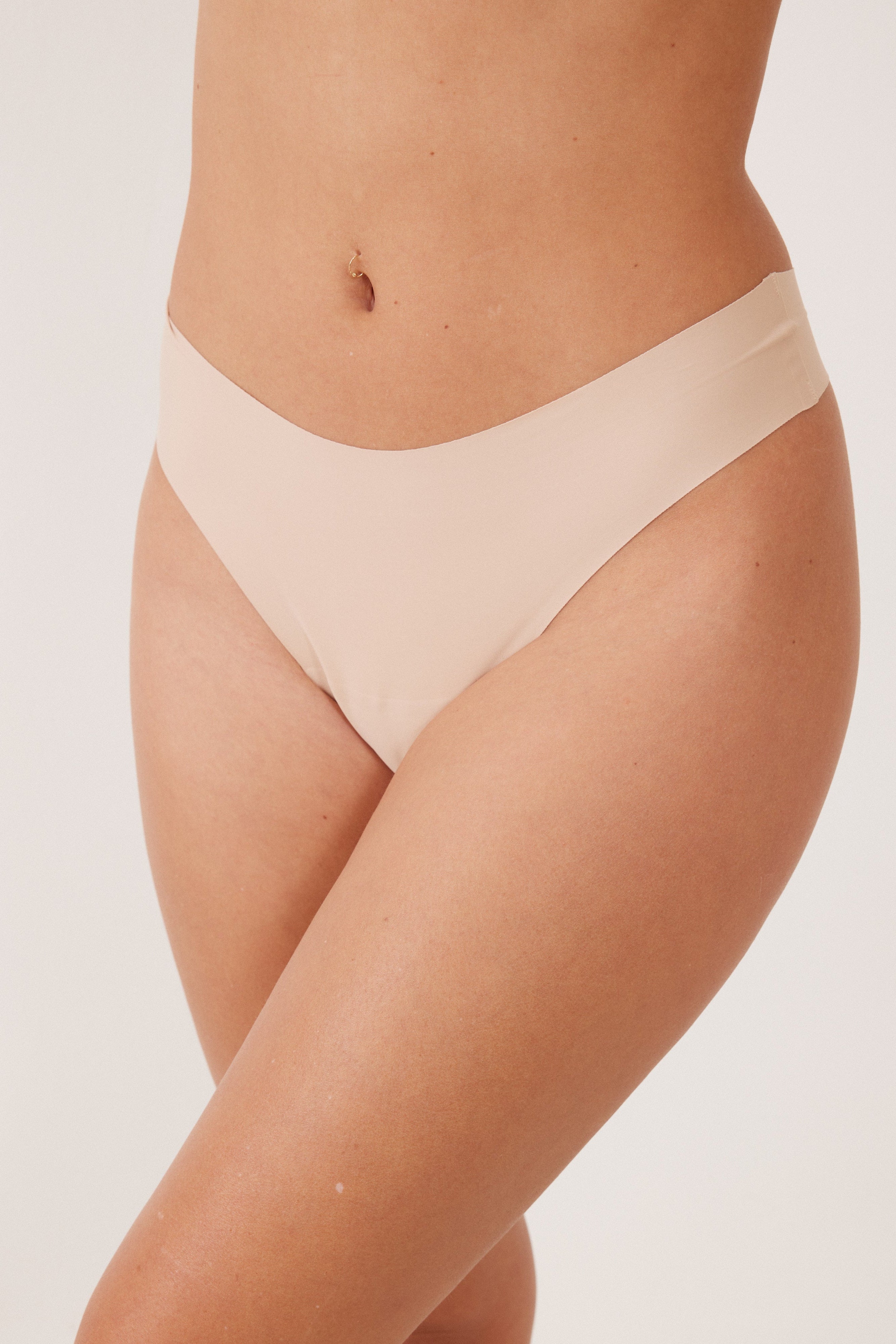 תחתון חוטיני ללא תפר CLEAN CUT