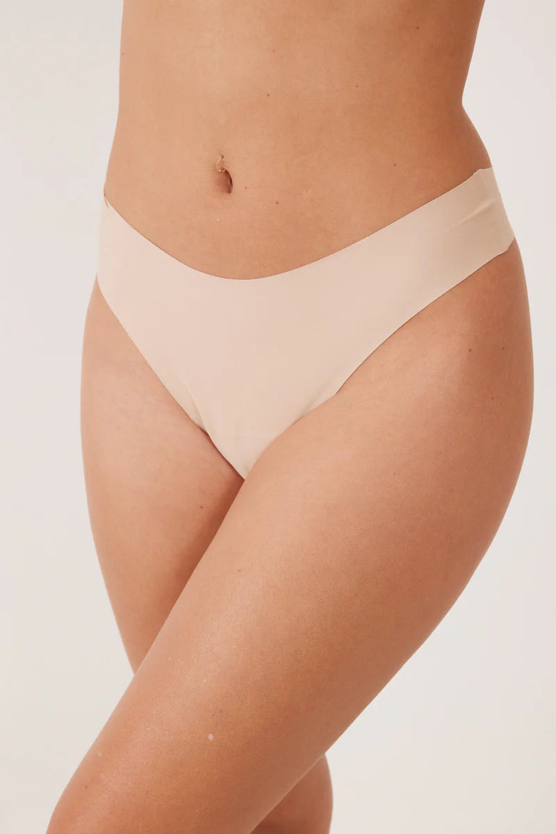 תחתון חוטיני ללא תפר CLEAN CUT